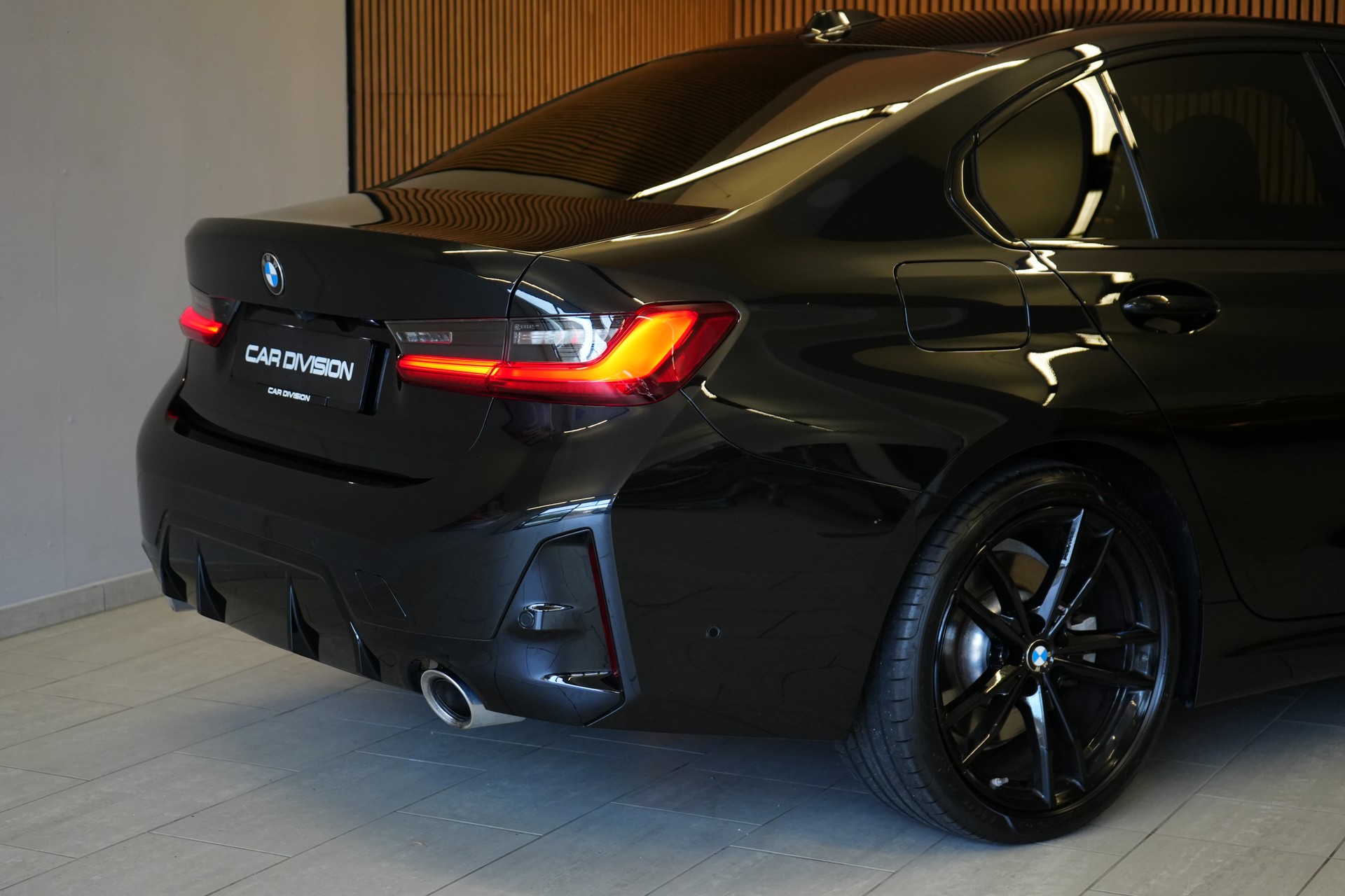 BMW 330d xDrive 48V Steptronic M Sport-image-9