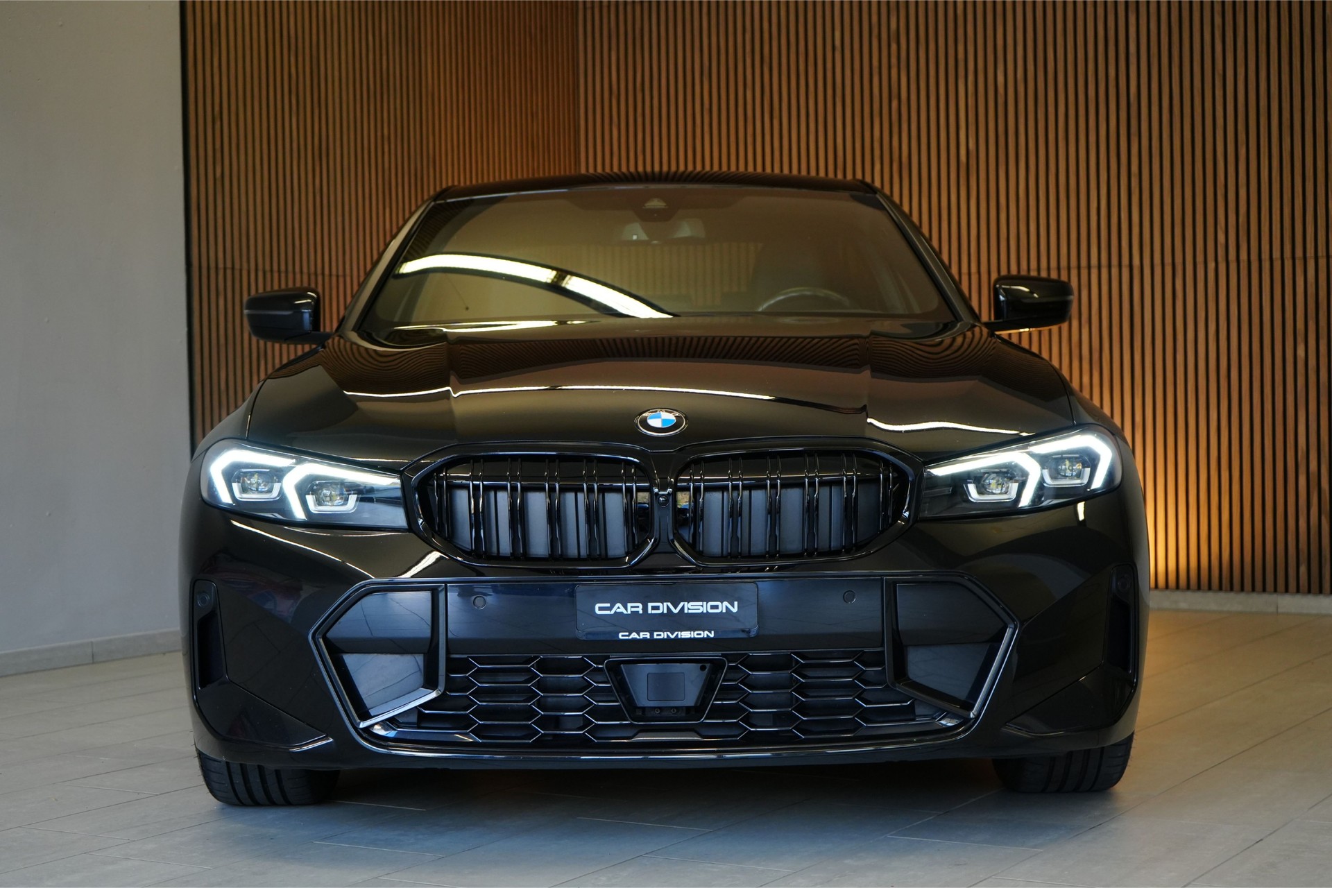BMW 330d xDrive 48V Steptronic M Sport-showroom-element-2