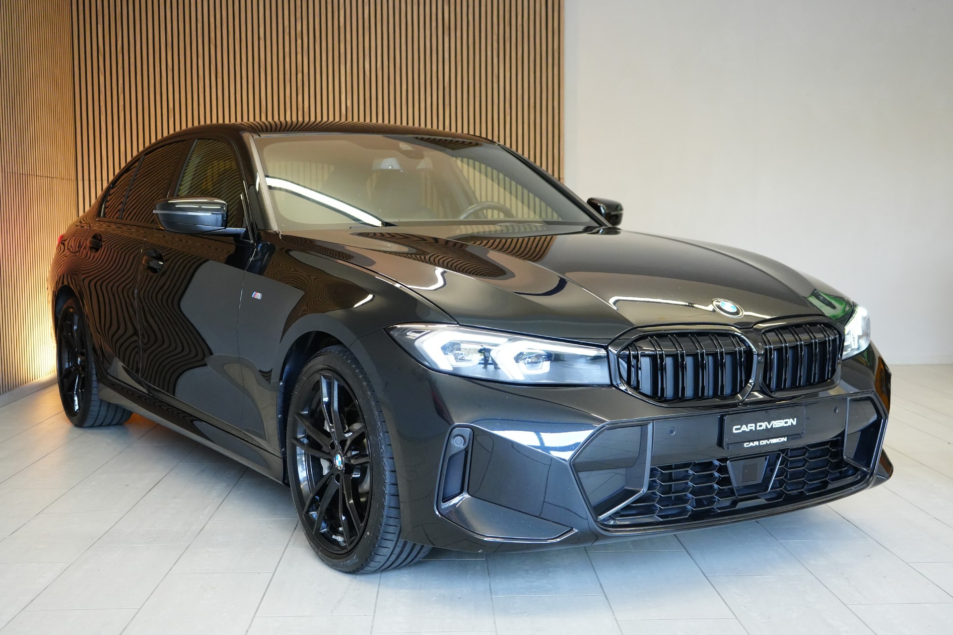 BMW 330d xDrive 48V Steptronic M Sport-showroom-element-3