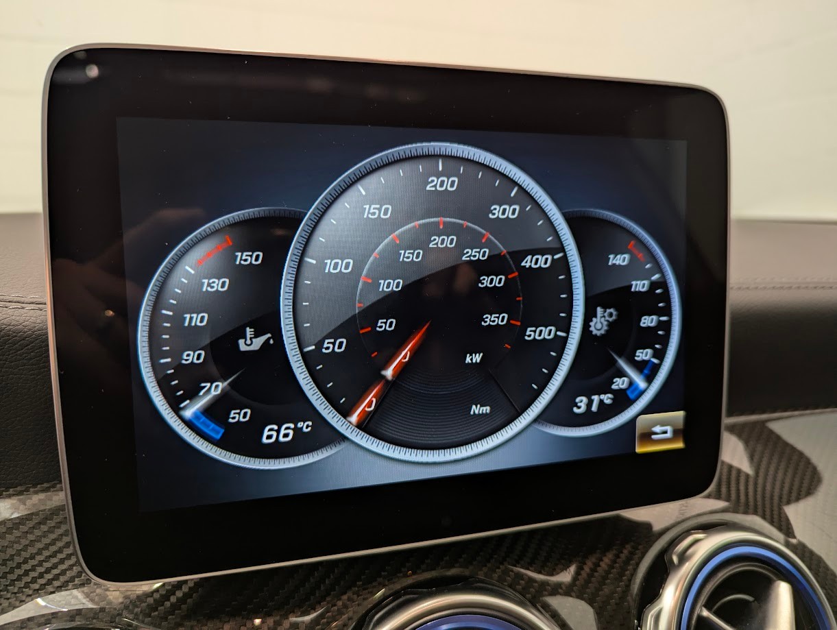 MERCEDES-BENZ GLA 45 AMG 4Matic 7G-DCT*CH-AUTO MSI 12MT GAR FRISCH AB MFK+SERVICE AMG-PERF.AGA+FAHRWERK PREMIUM+*-image-19