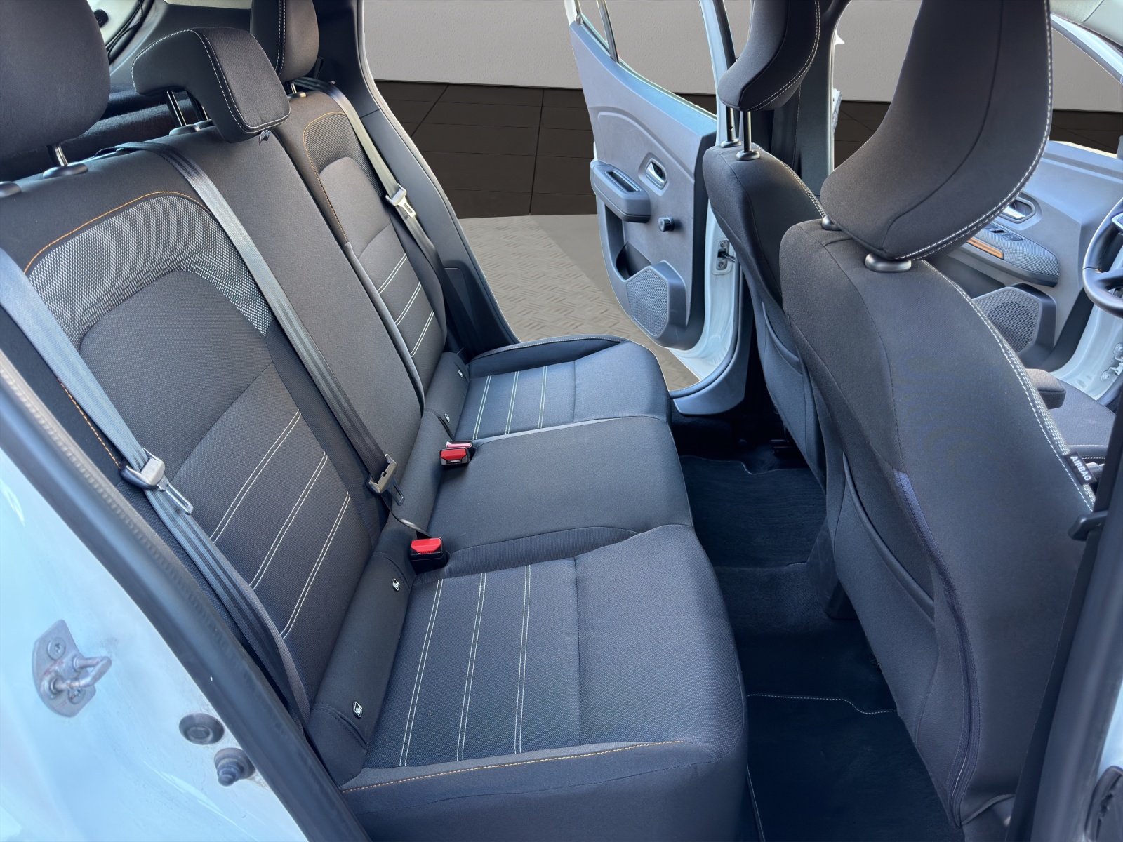 DACIA Sandero Stepway TCe 90 Comfort-image-17