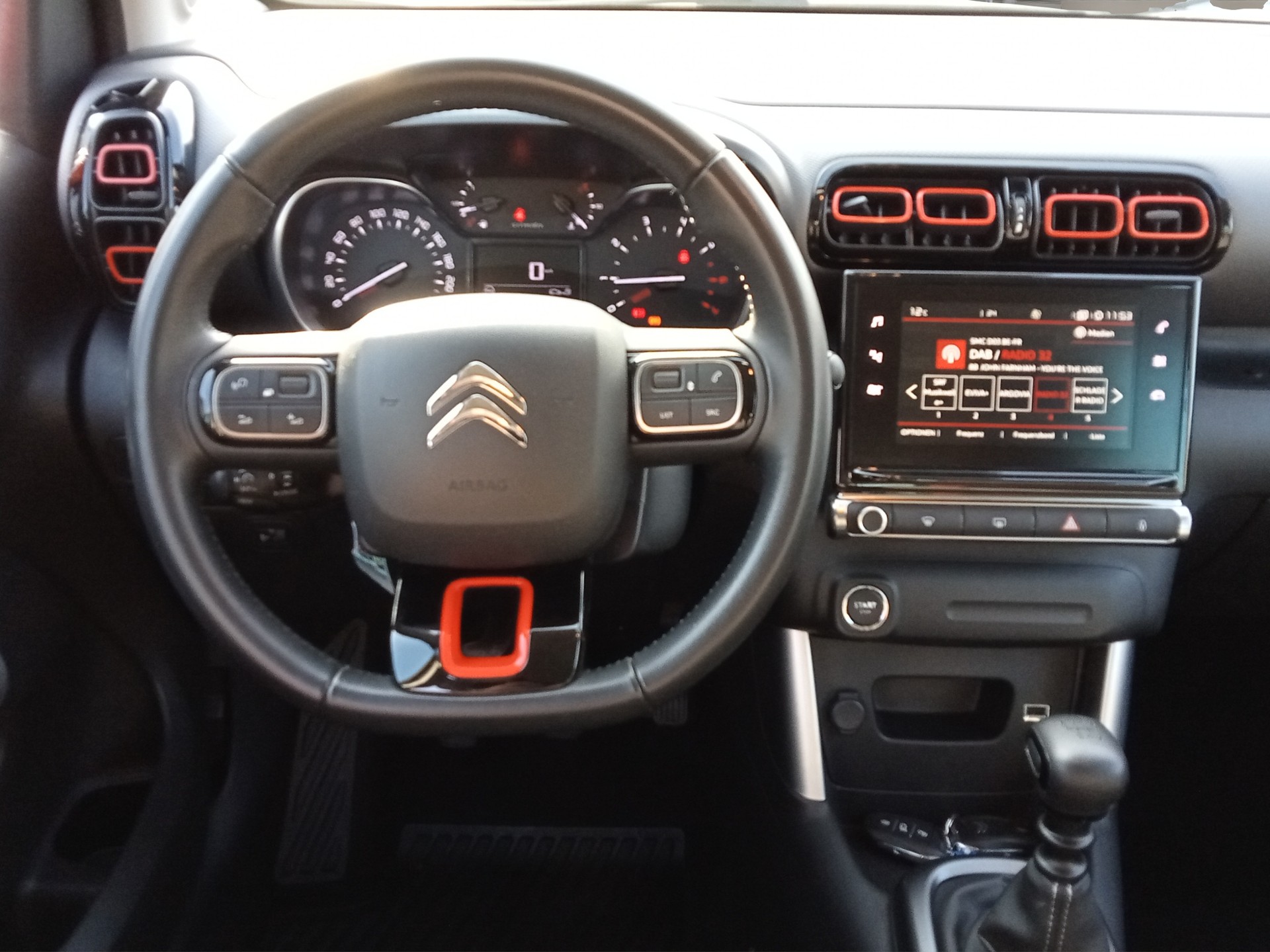 CITROEN C3 Aircross 1.2i PureTech Shine-image-9