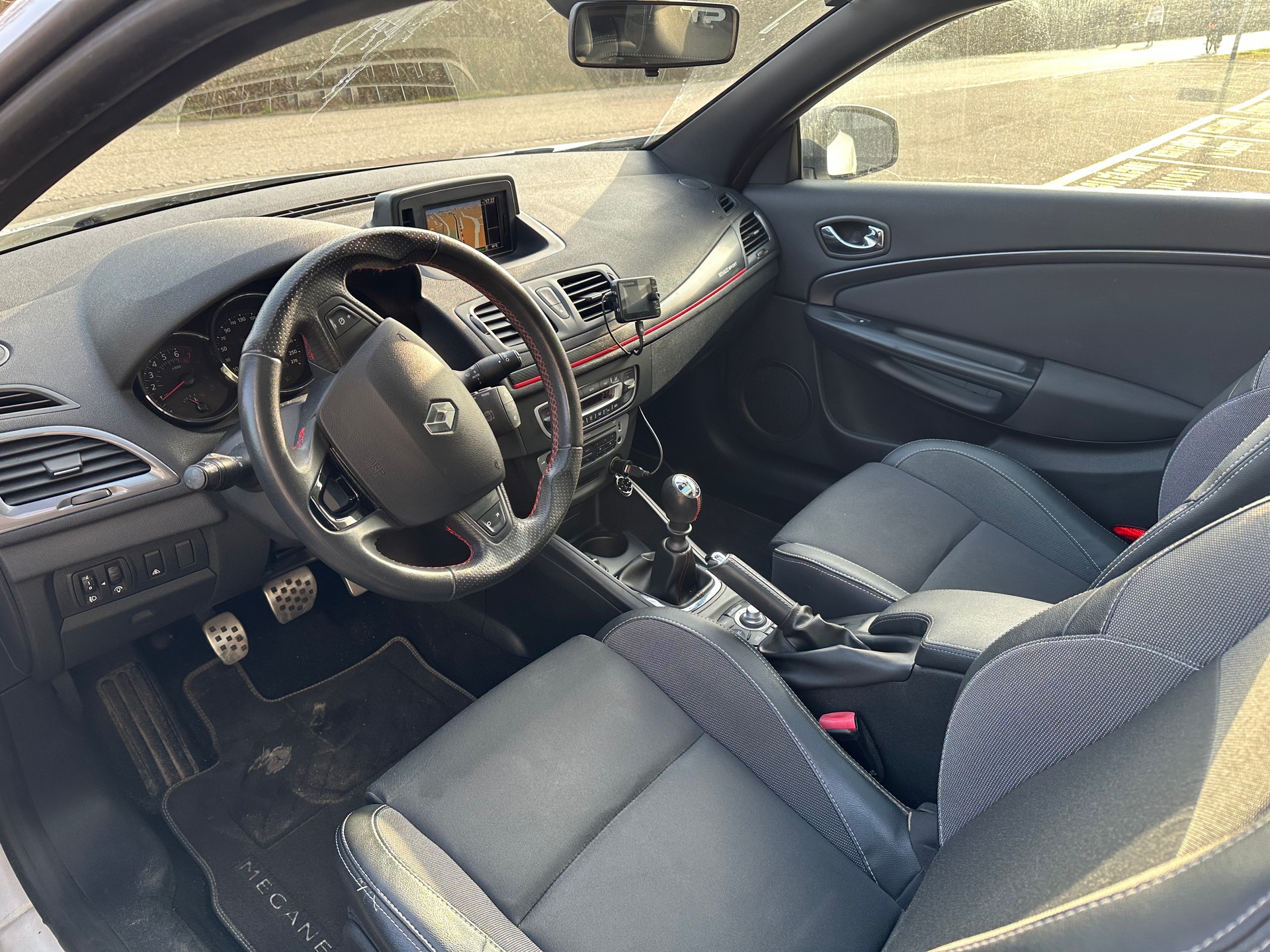 RENAULT Mégane CC 2.0 16V Turbo GT-image-6