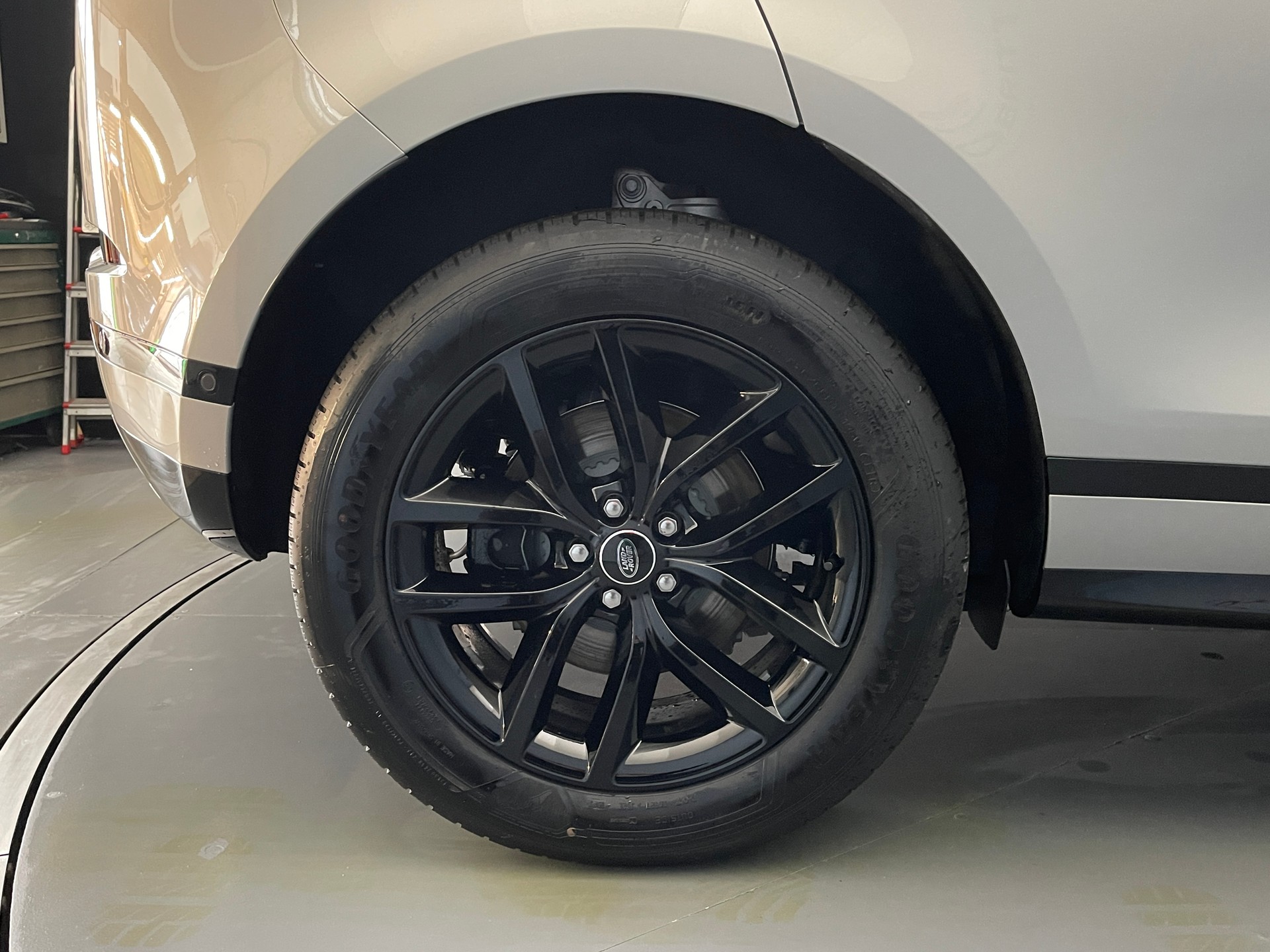LAND ROVER Range Rover Evoque 1.5 T 270e Dynamic SE-image-12