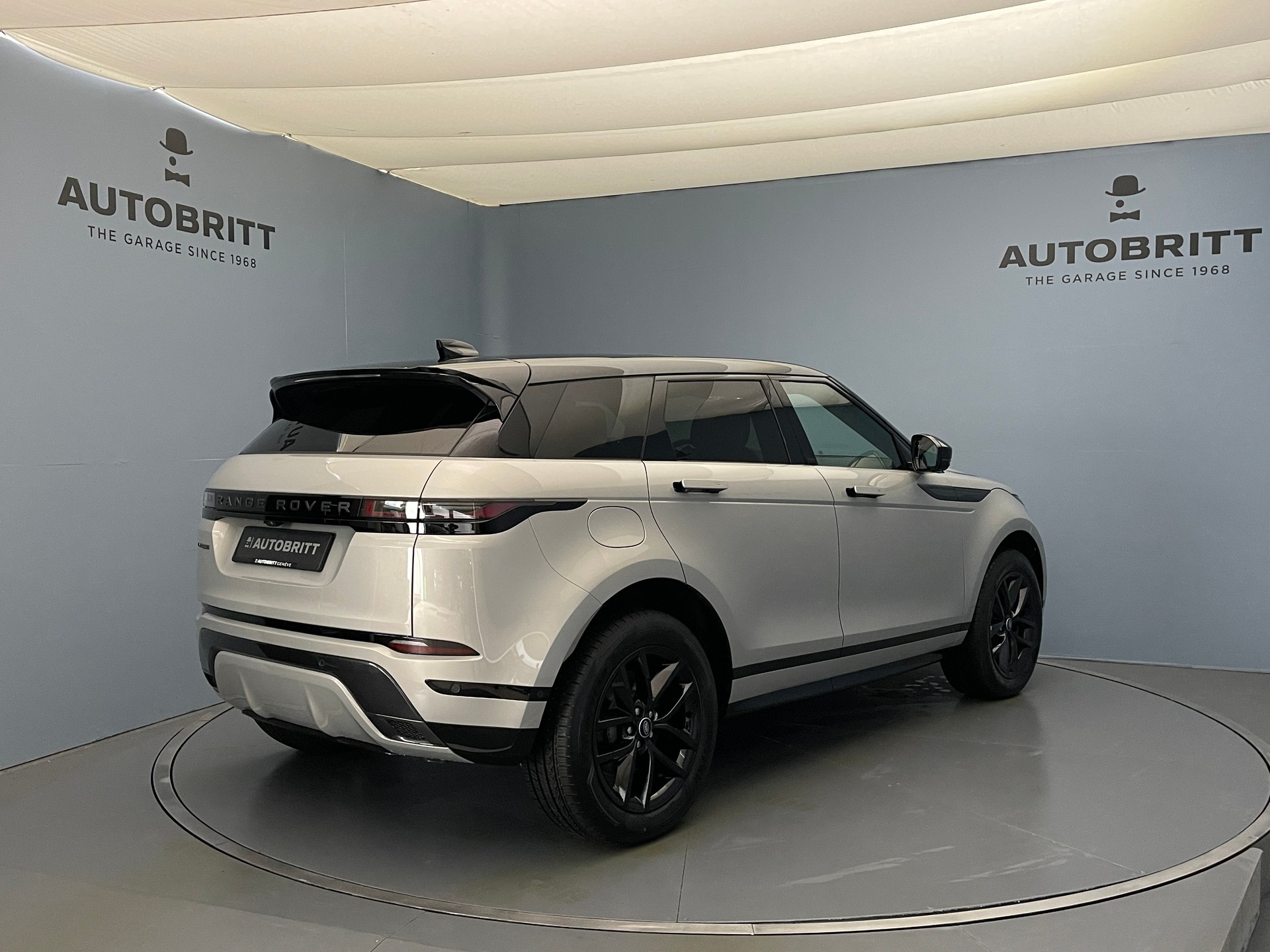 LAND ROVER Range Rover Evoque 1.5 T 270e Dynamic SE-showroom-element-3