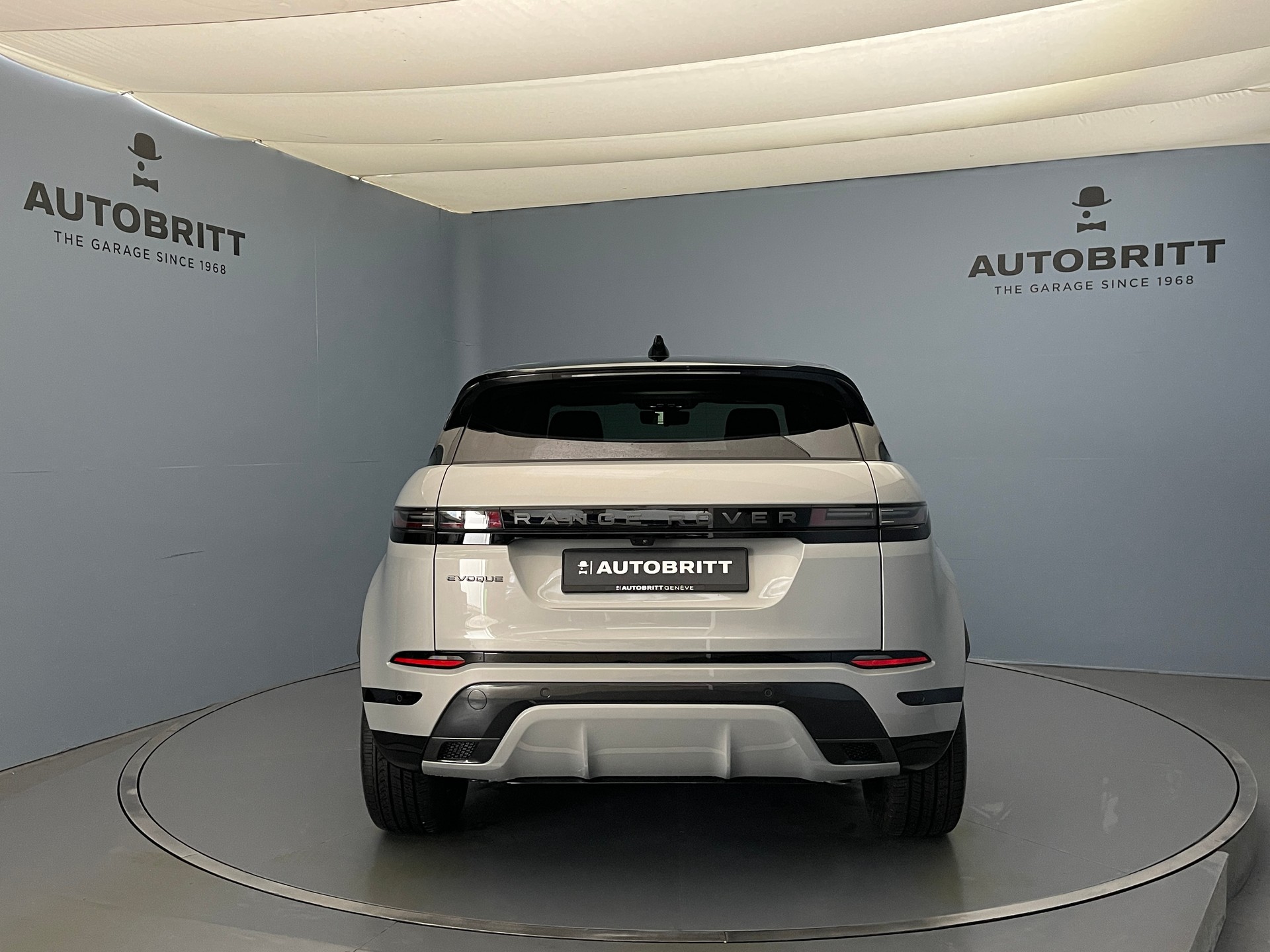 LAND ROVER Range Rover Evoque 1.5 T 270e Dynamic SE-image-4