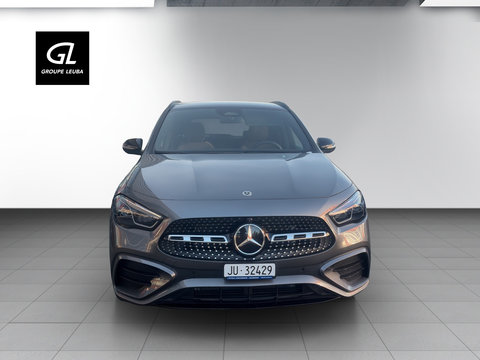 MERCEDES-BENZ GLA 220 4Matic 8G-DCT-showroom-element-1