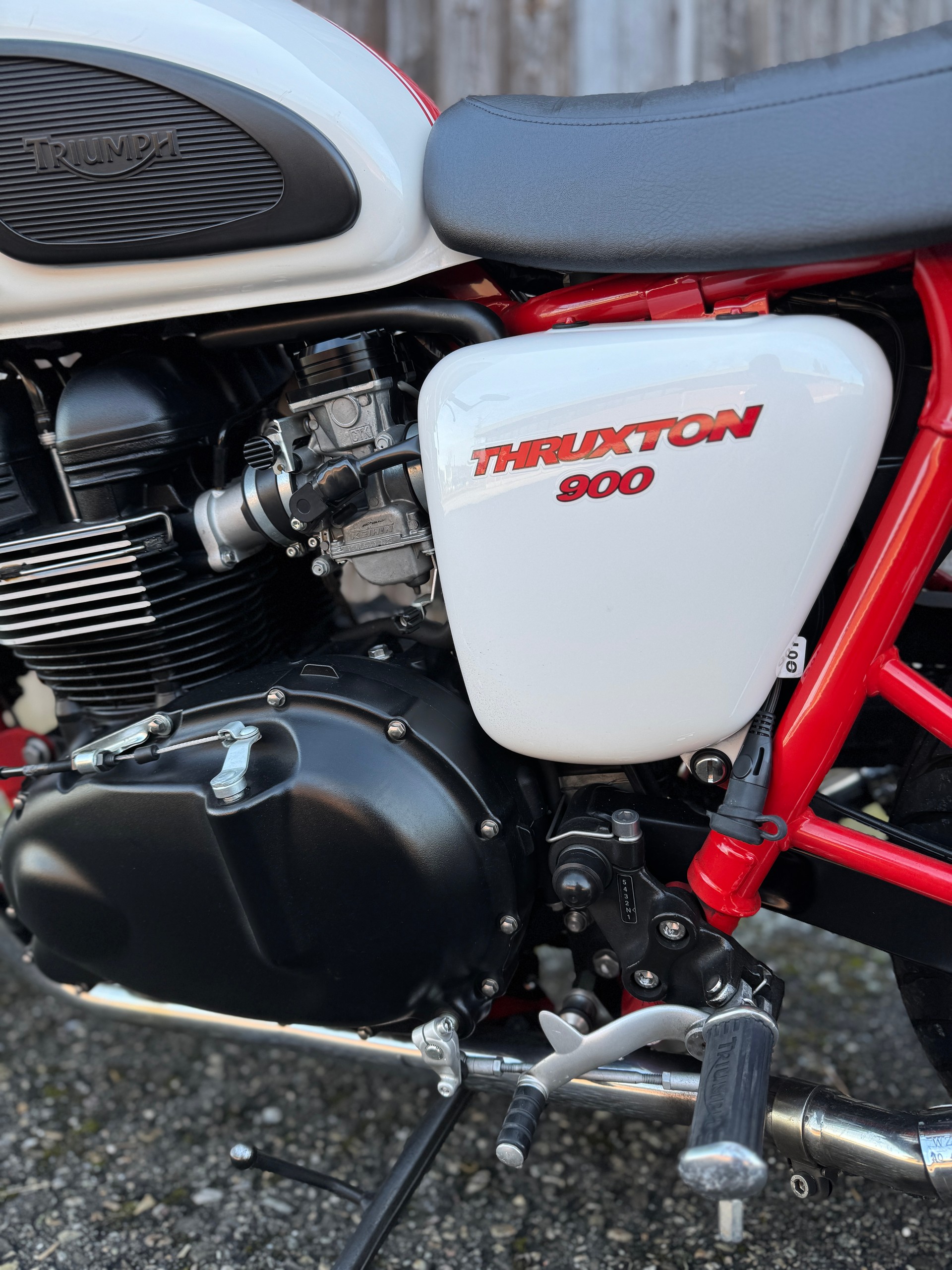 TRIUMPH Thruxton 900 i SE-image-8