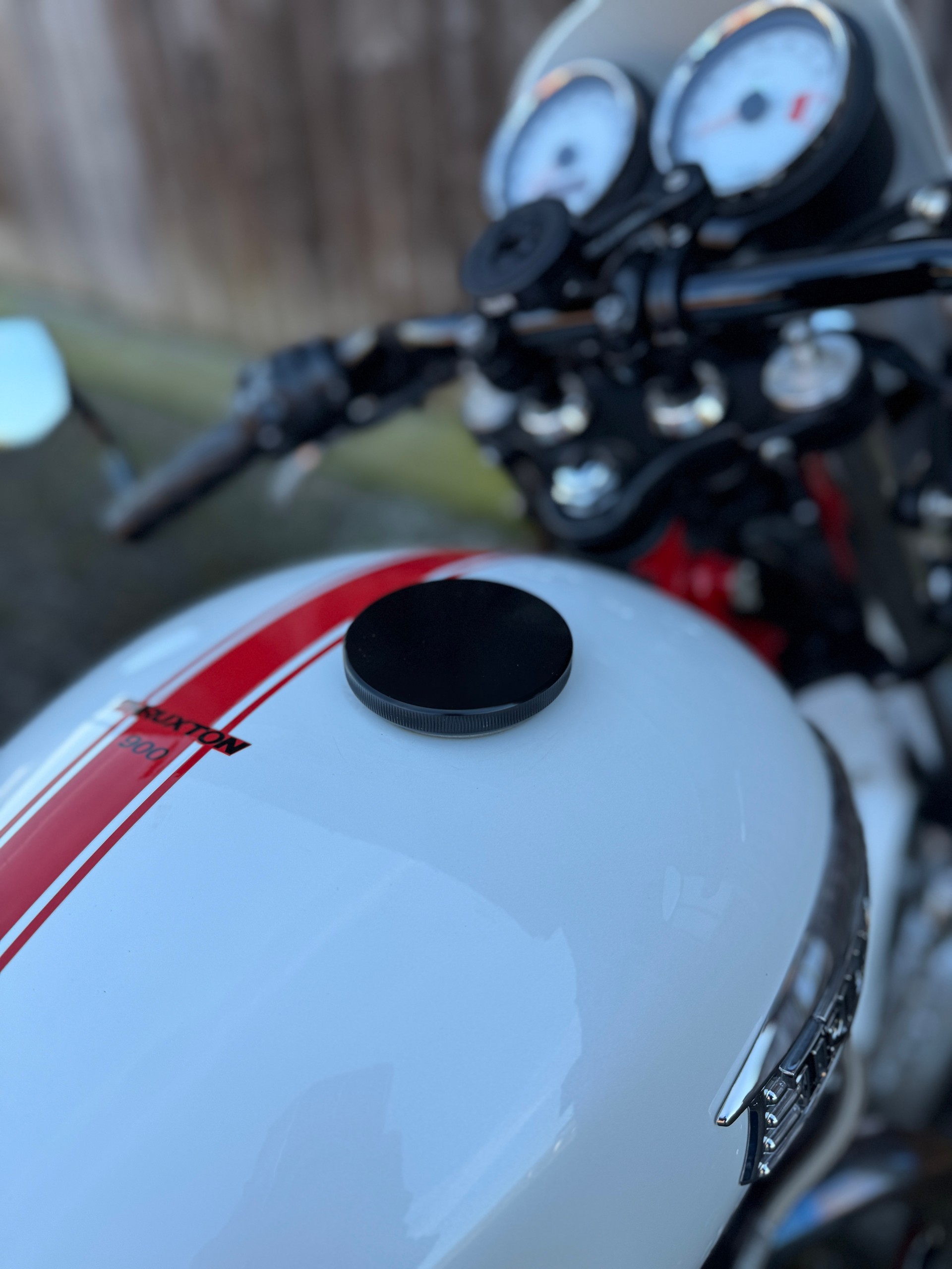 TRIUMPH Thruxton 900 i SE-image-9