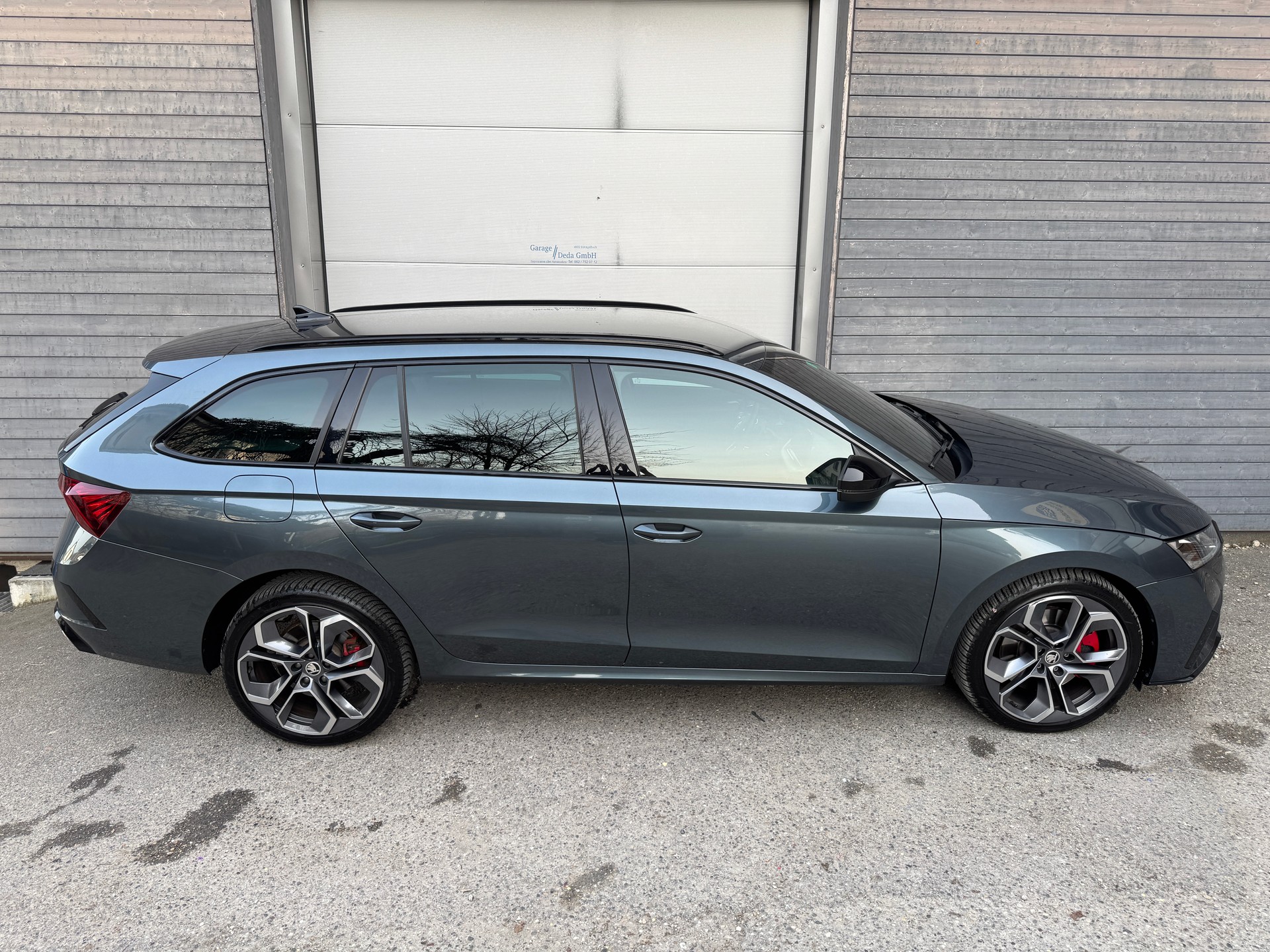 SKODA Octavia Combi 1.4 TSI PHEV DSG RS-image-8
