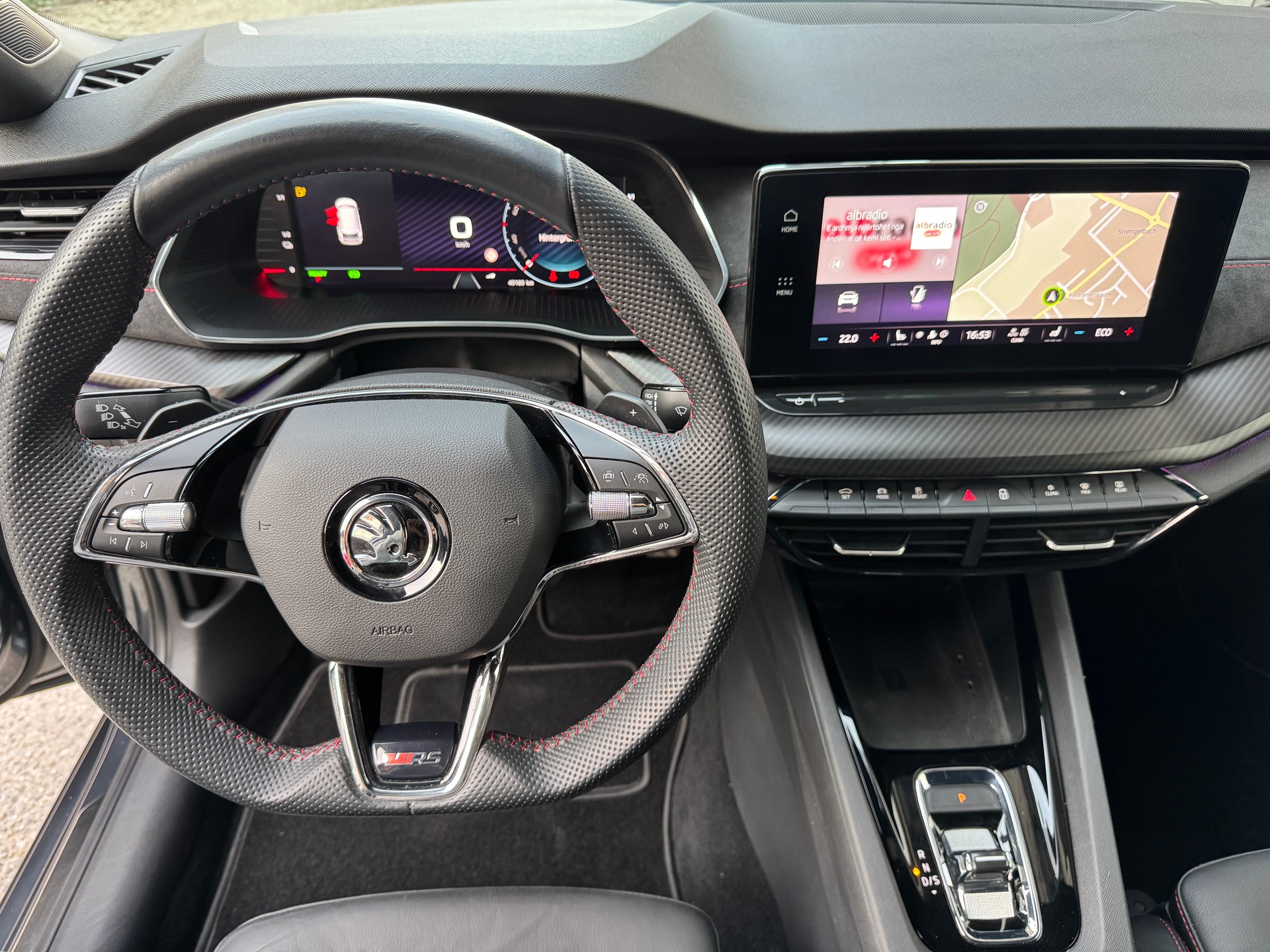 SKODA Octavia Combi 1.4 TSI PHEV DSG RS-image-13