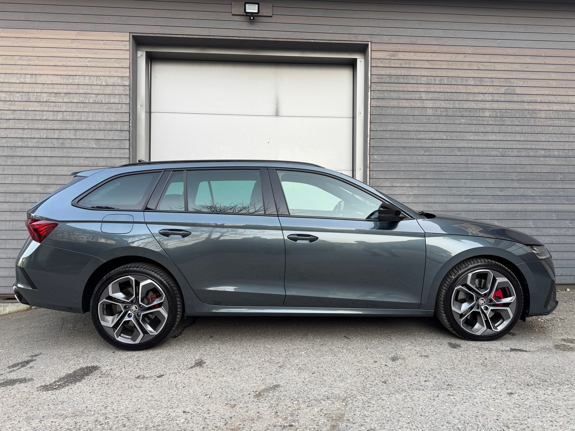SKODA Octavia Combi 1.4 TSI PHEV DSG RS-image-6