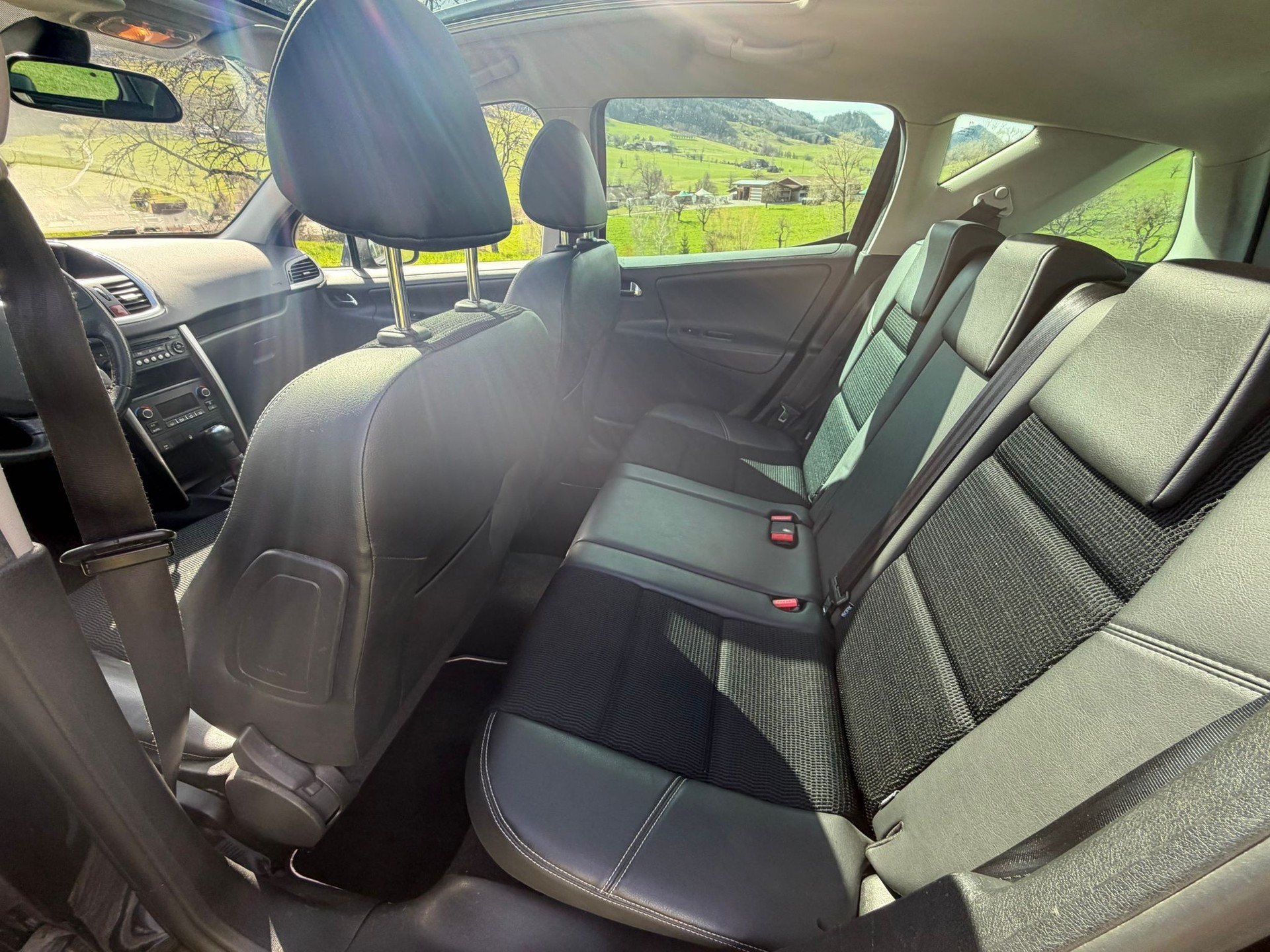 PEUGEOT 207 SW 1.6 16V Trendy Clim-image-4