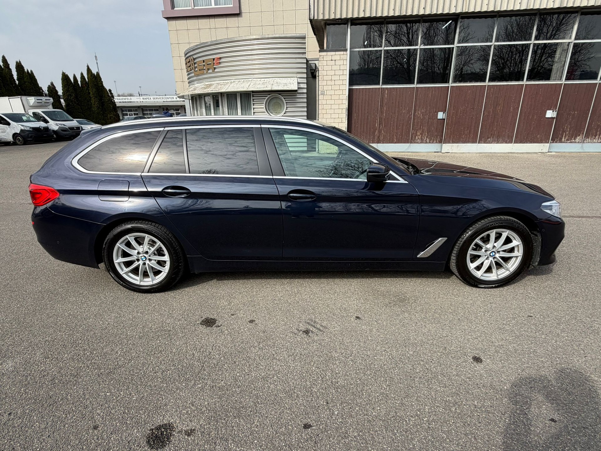 BMW 520d xDrive Touring Steptronic-image-4