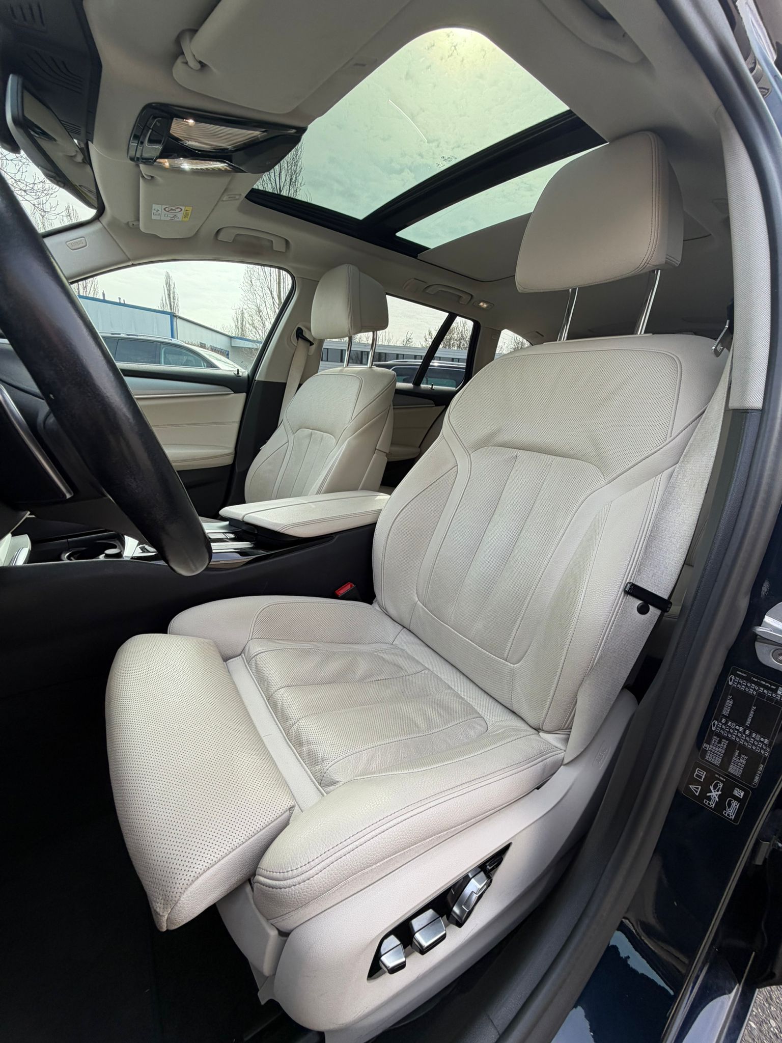 BMW 520d xDrive Touring Steptronic-image-8