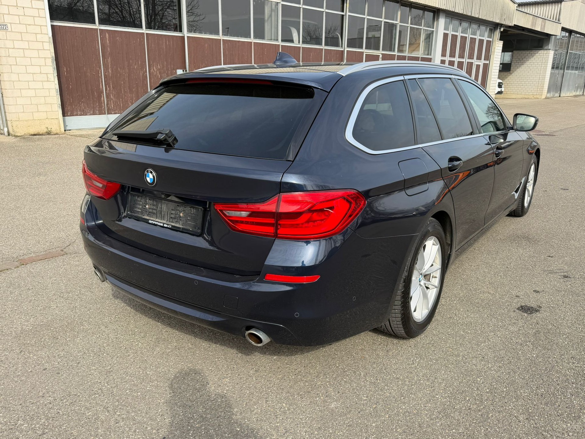 BMW 520d xDrive Touring Steptronic-image-3