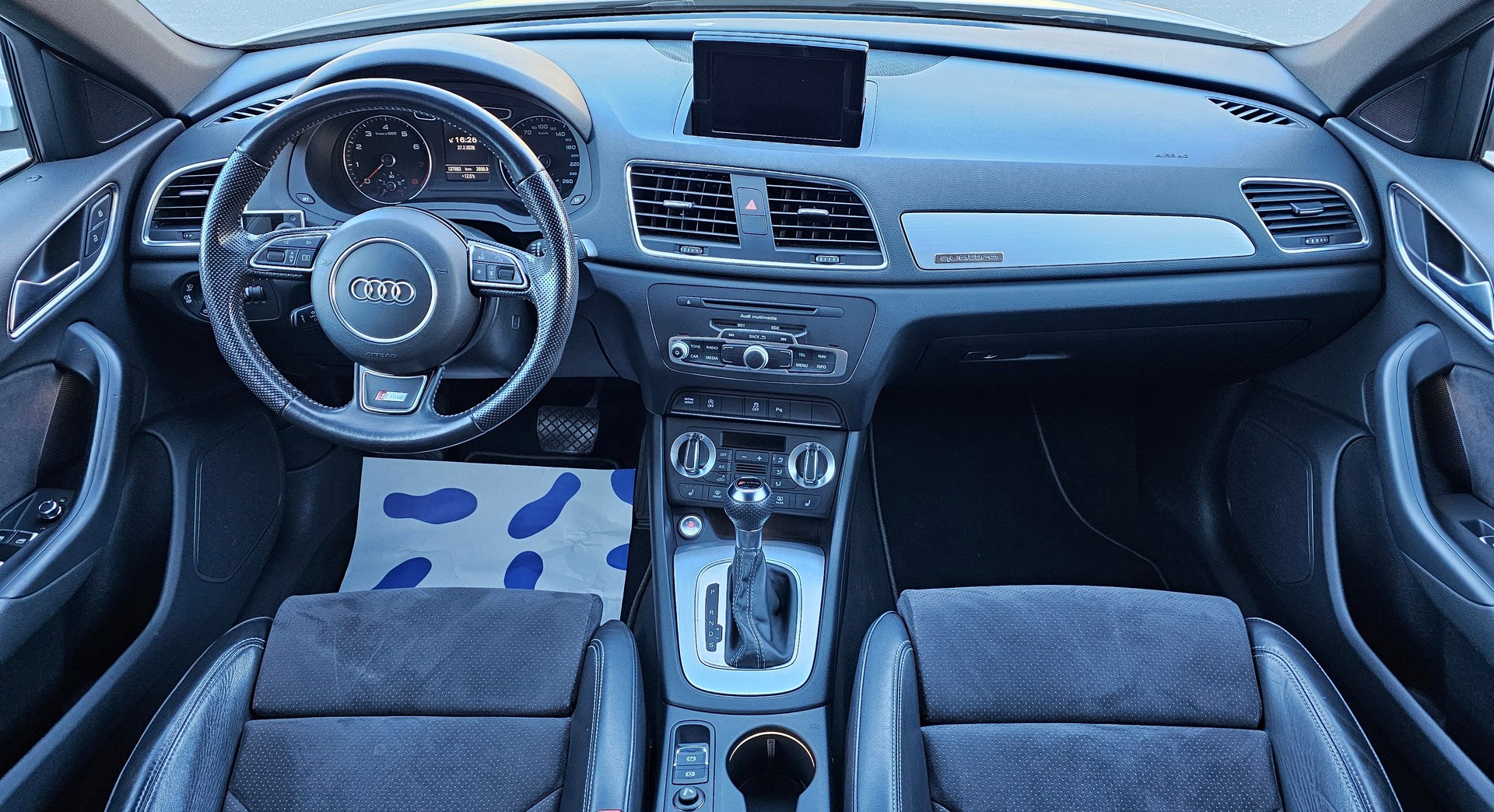 AUDI Q3 2.0 TFSI quattro S-tronic-image-8