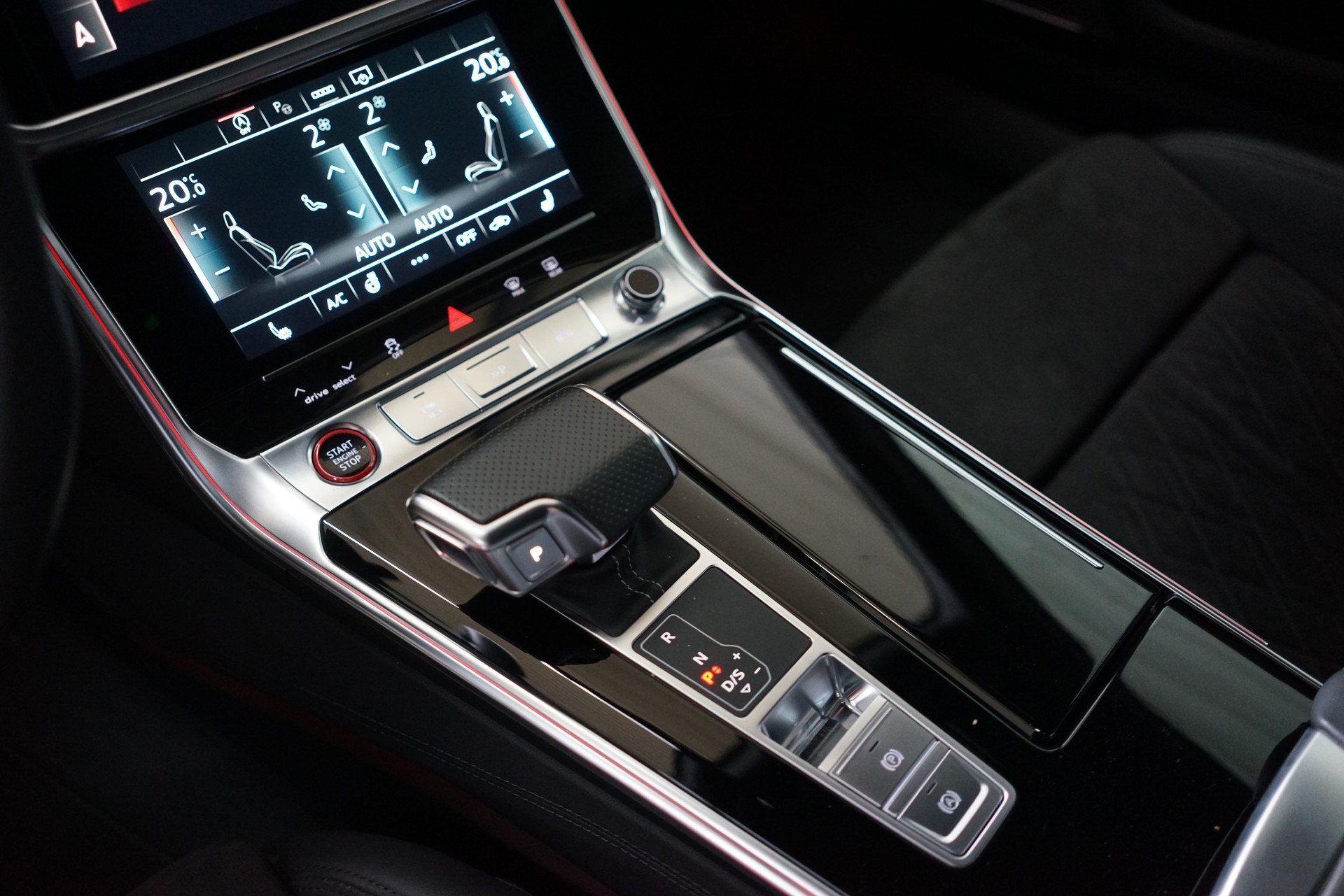 AUDI RS6 Avant 4.0 TFSI V8 quattro-image-19
