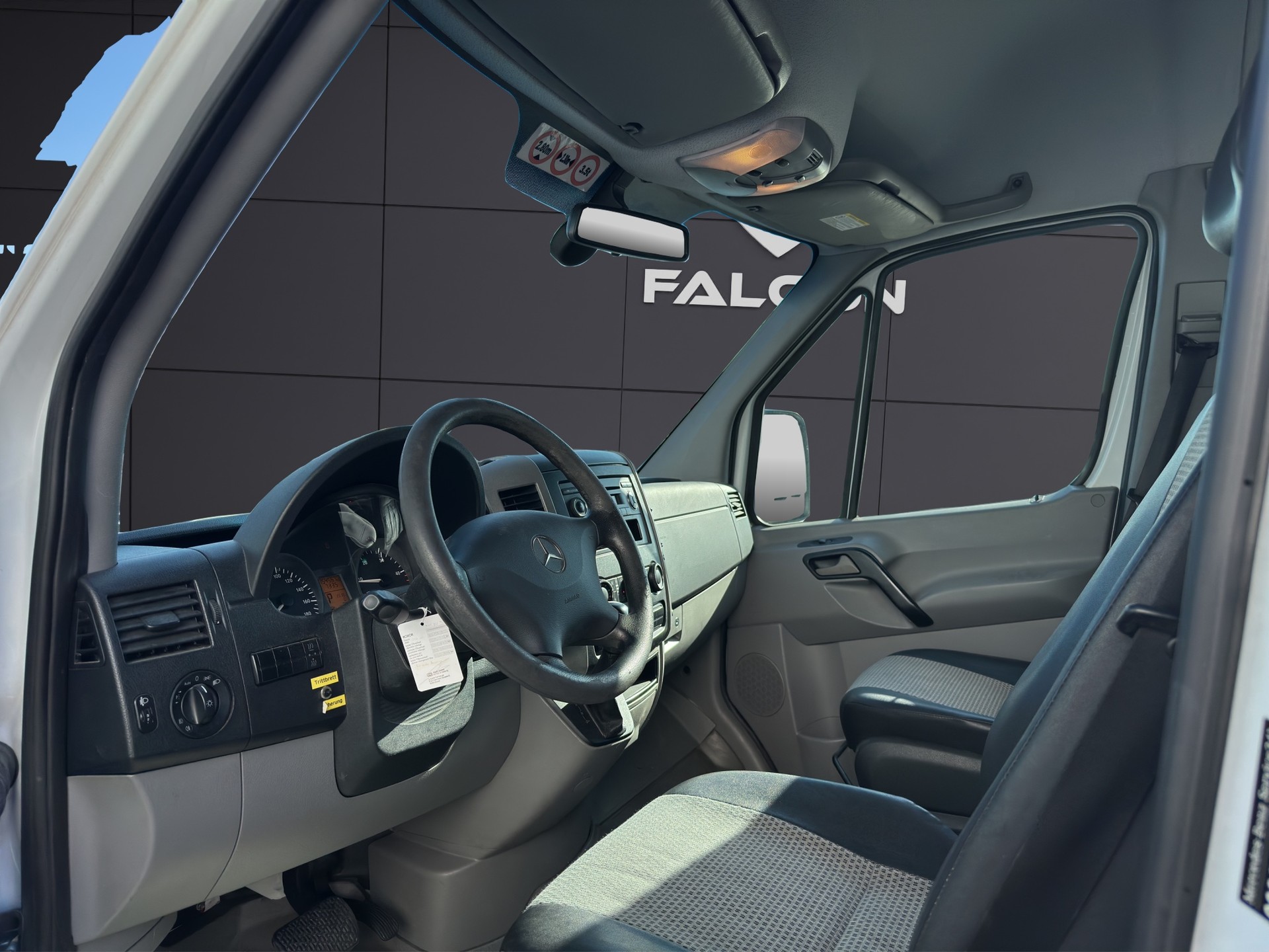 MERCEDES-BENZ Sprinter 315 CDI Hochdach Kompakt mit Rampe-image-16
