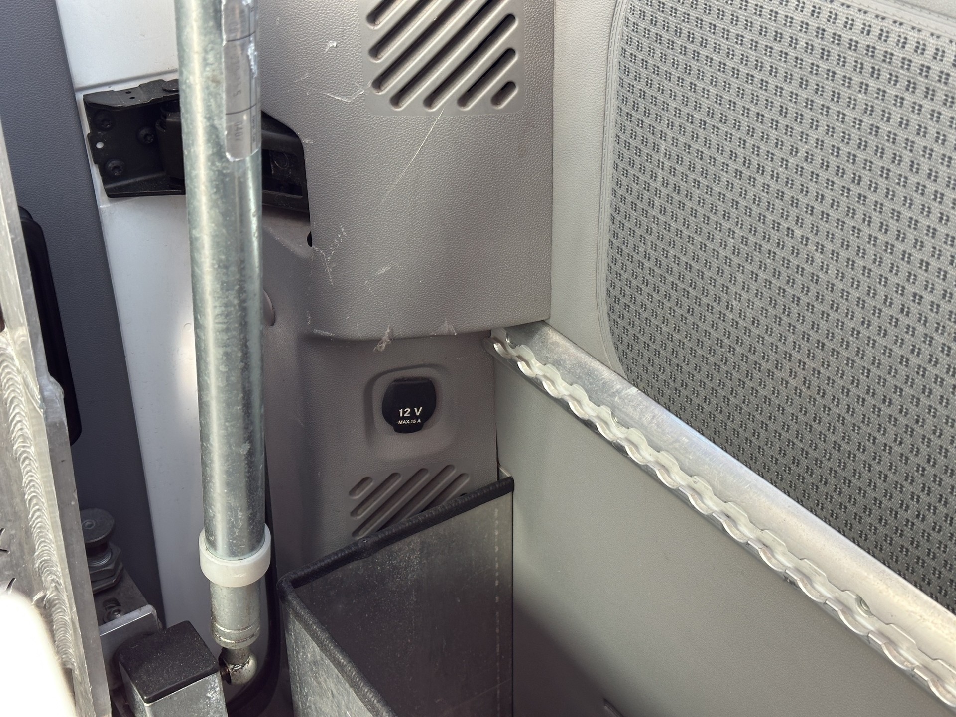 MERCEDES-BENZ Sprinter 315 CDI Hochdach Kompakt mit Rampe-image-36