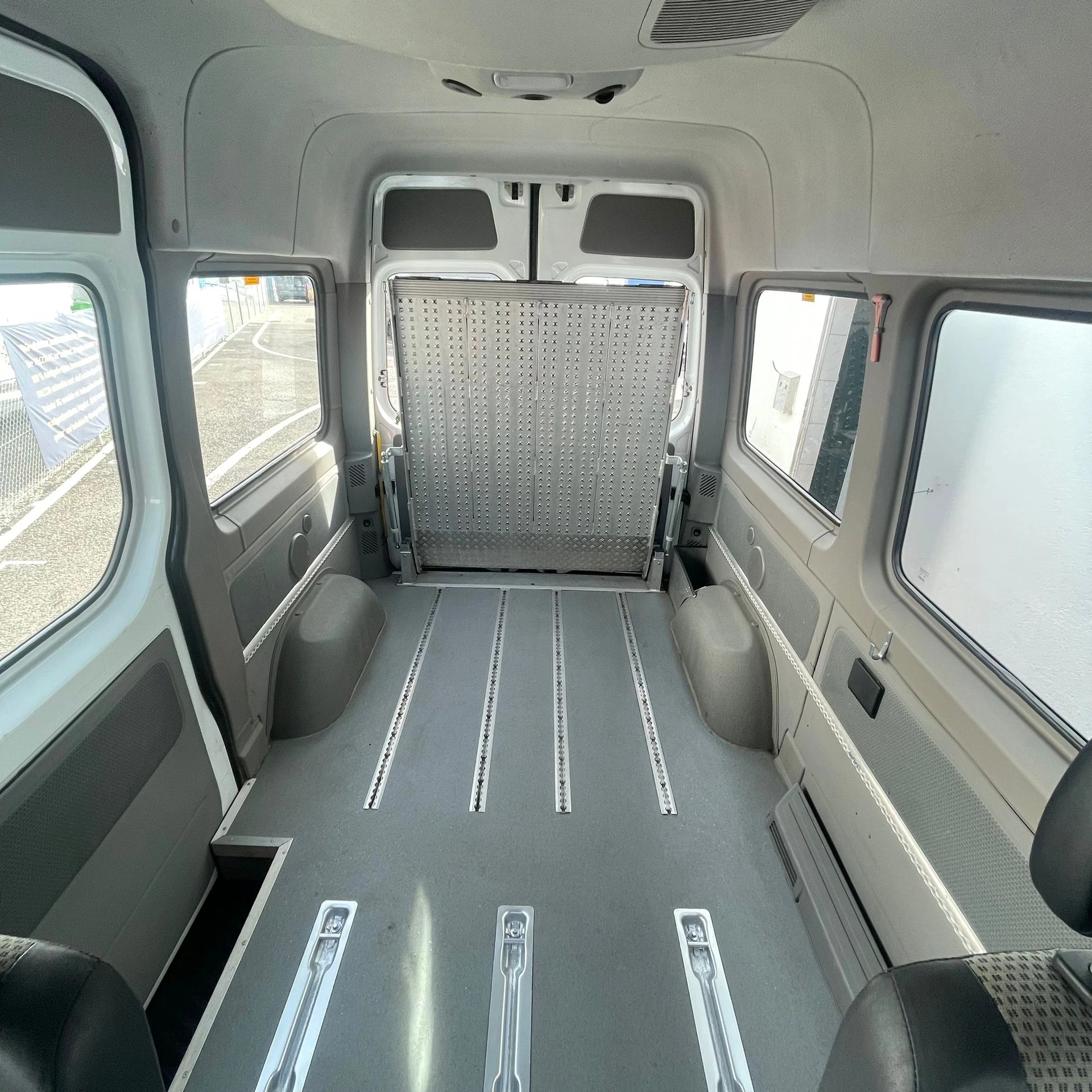 MERCEDES-BENZ Sprinter 315 CDI Hochdach Kompakt mit Rampe-image-42