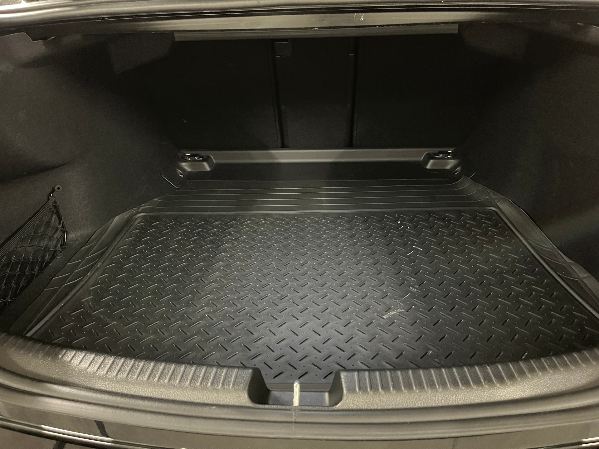 MERCEDES-BENZ C 300 4Matic AMG Line-image-23