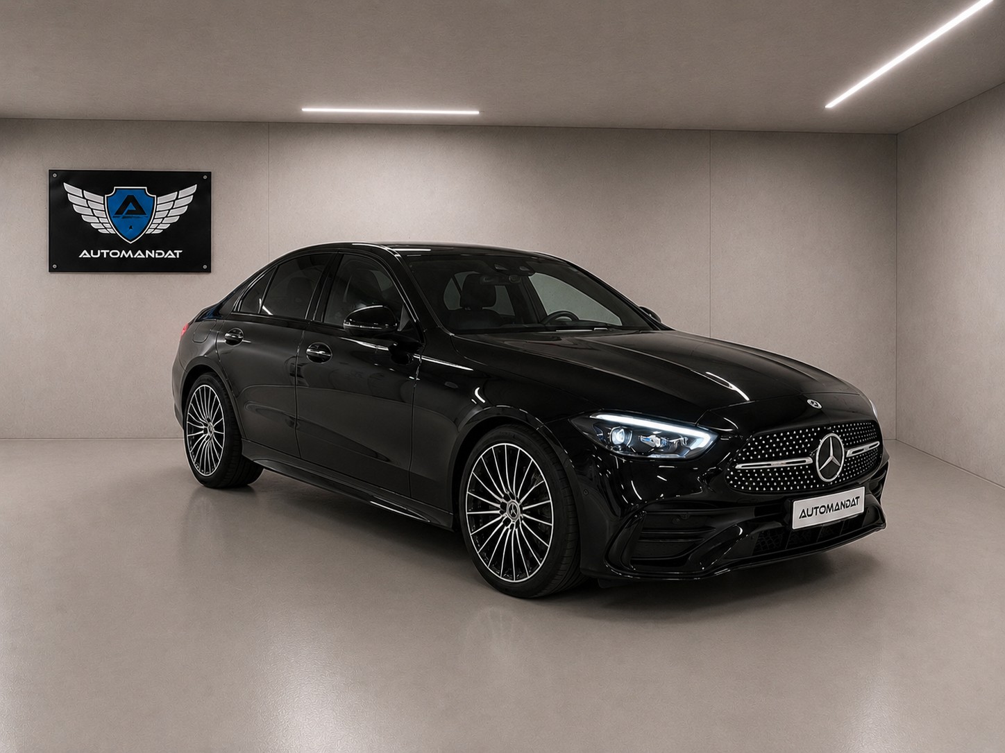 MERCEDES-BENZ C 300 4Matic AMG Line-image-6