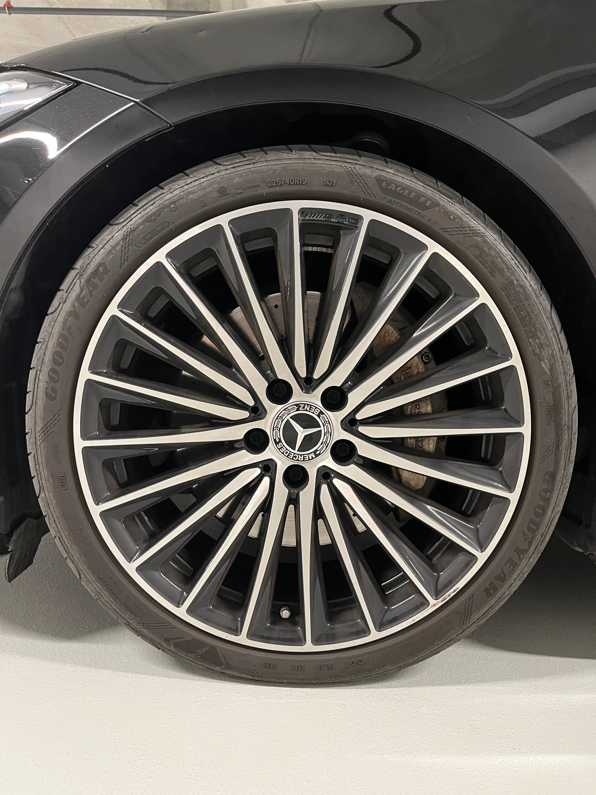 MERCEDES-BENZ C 300 4Matic AMG Line-image-22