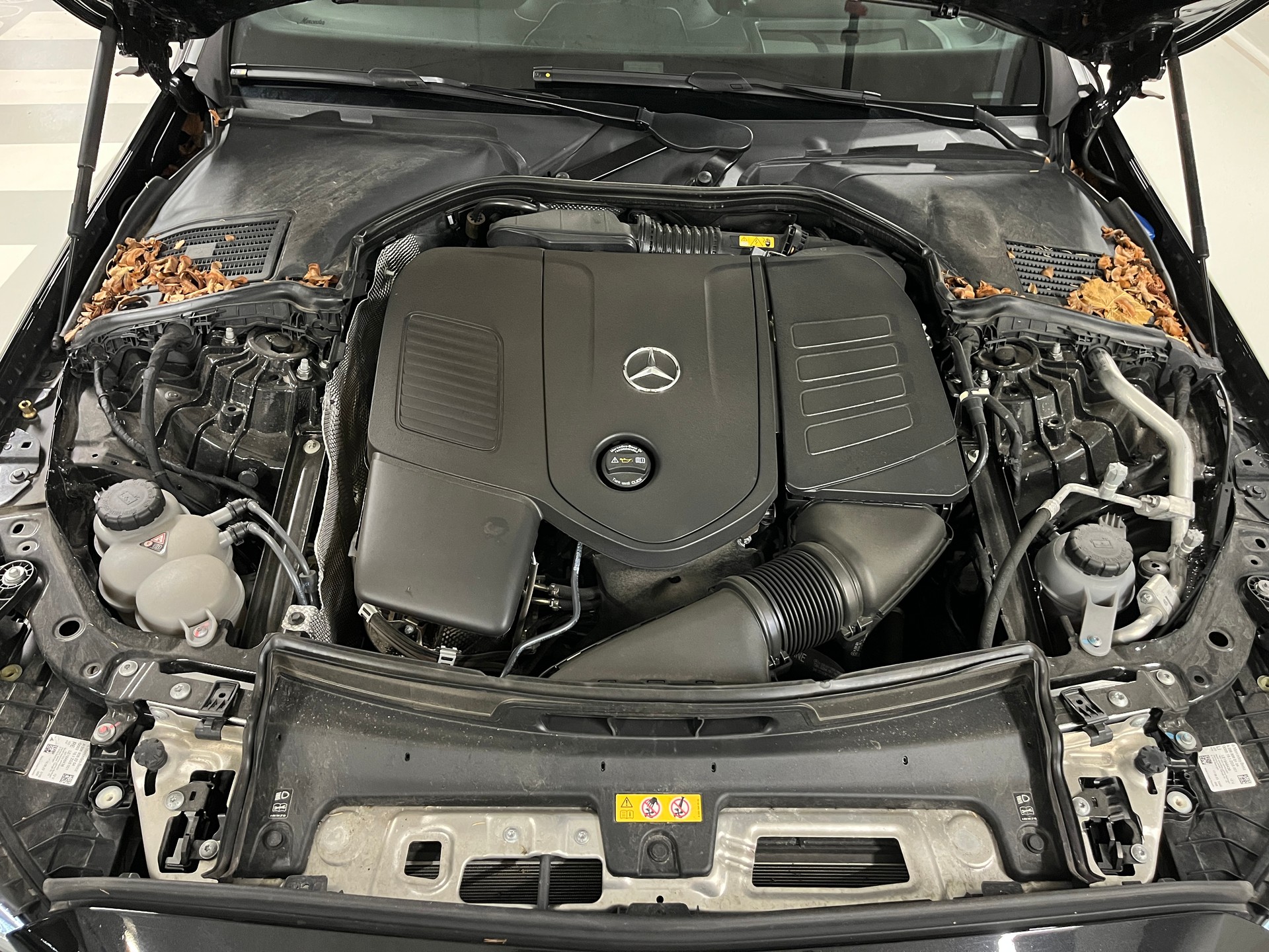 MERCEDES-BENZ C 300 4Matic AMG Line-image-14