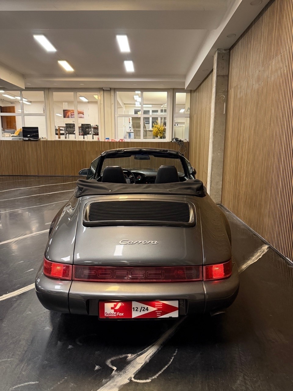 PORSCHE 911 Carrera 4 Cabrio-image-4