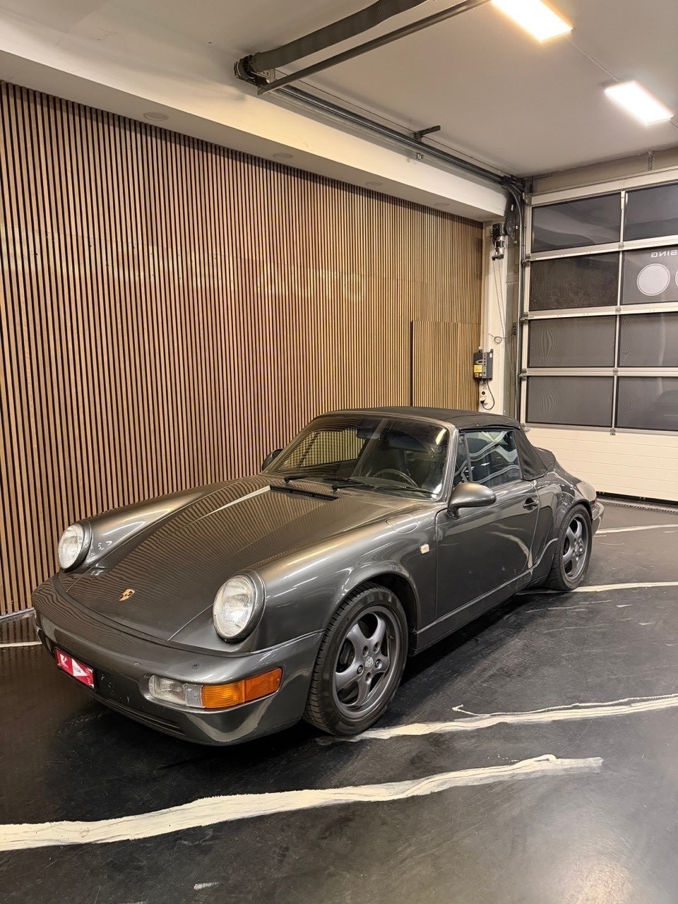 PORSCHE 911 Carrera 4 Cabrio-image-5