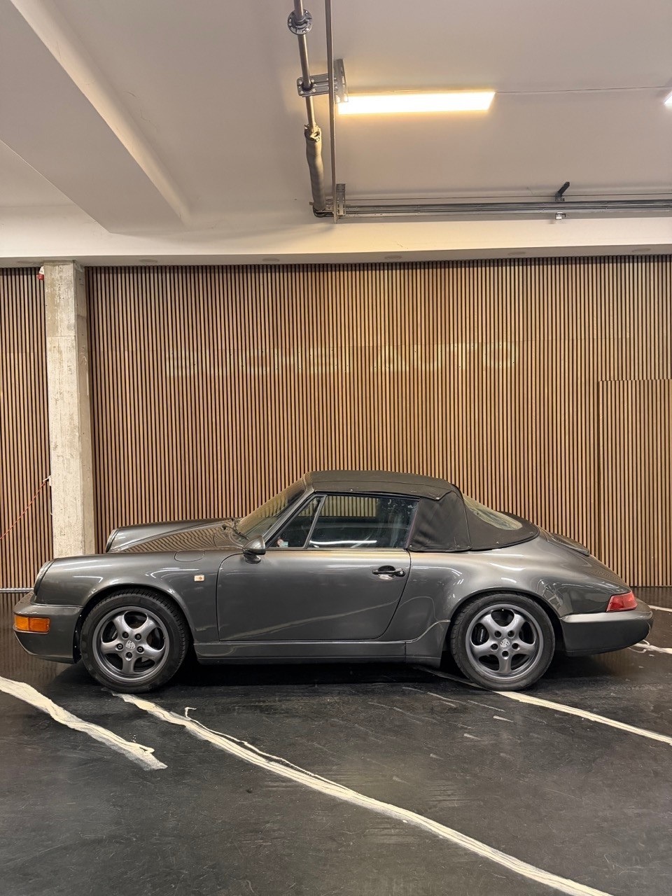 PORSCHE 911 Carrera 4 Cabrio-image-6
