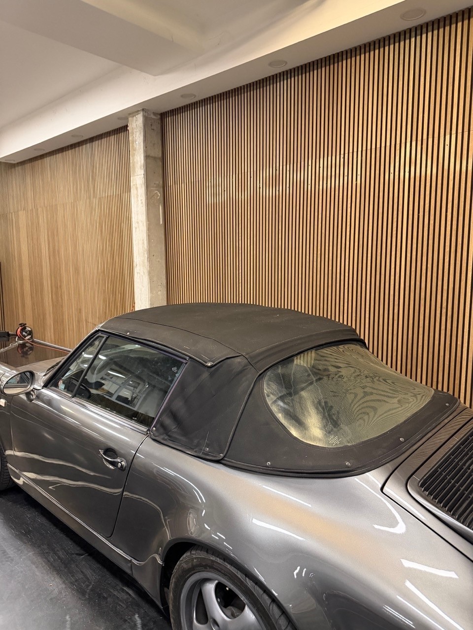 PORSCHE 911 Carrera 4 Cabrio-image-7