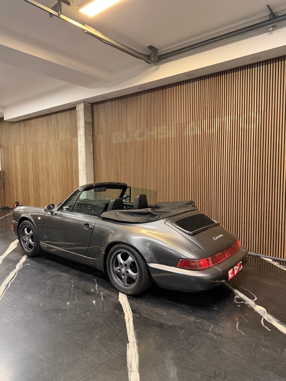 PORSCHE 911 Carrera 4 Cabrio-showroom-element-3