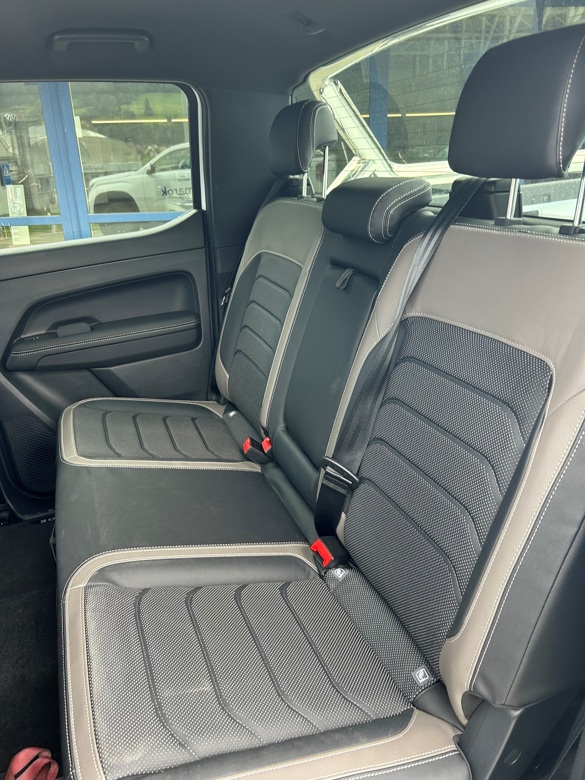 VW Amarok DKab. Pick-up 3.0 TDI 240 Style Winter 1 4m-image-14
