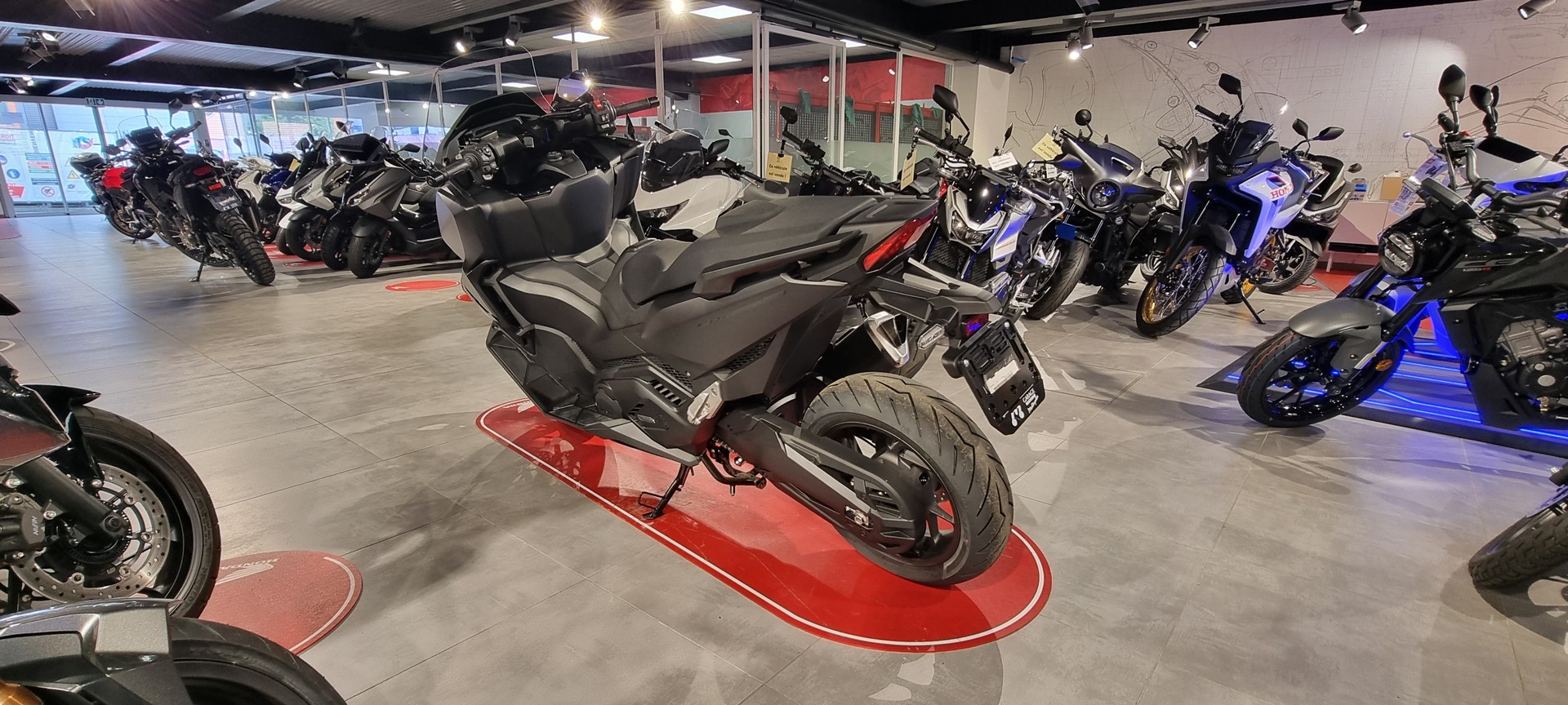 HONDA NSS 750-showroom-element-3