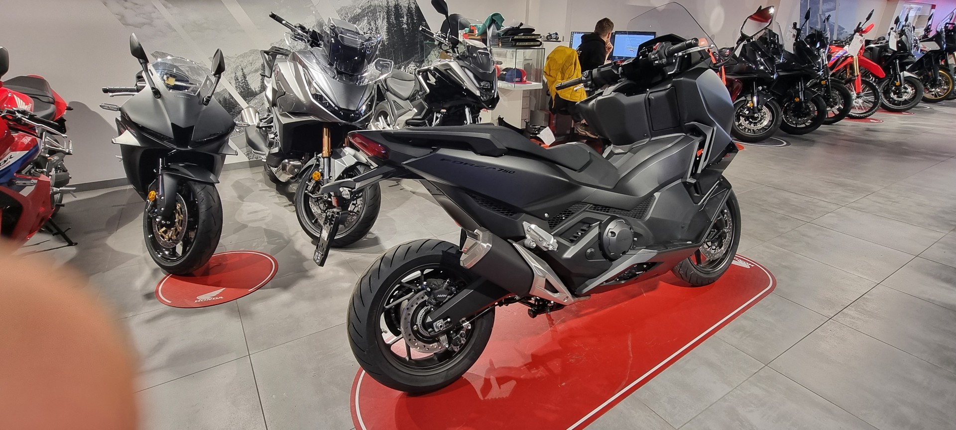 HONDA NSS 750-showroom-element-2
