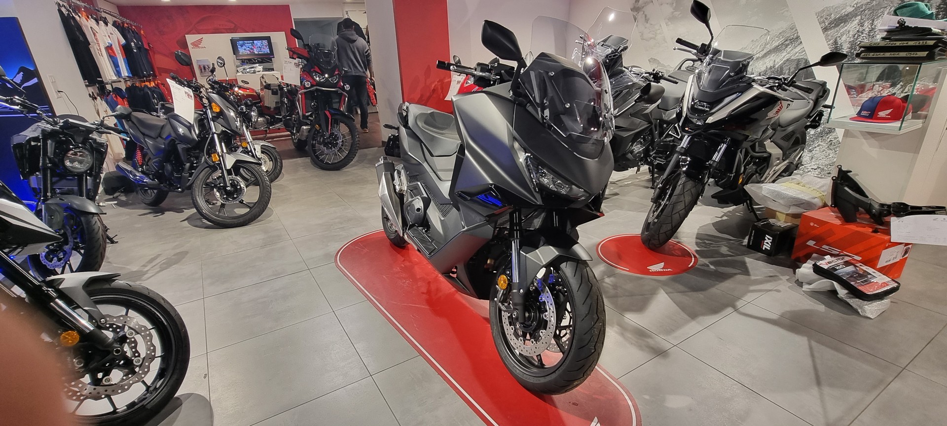 HONDA NSS 750