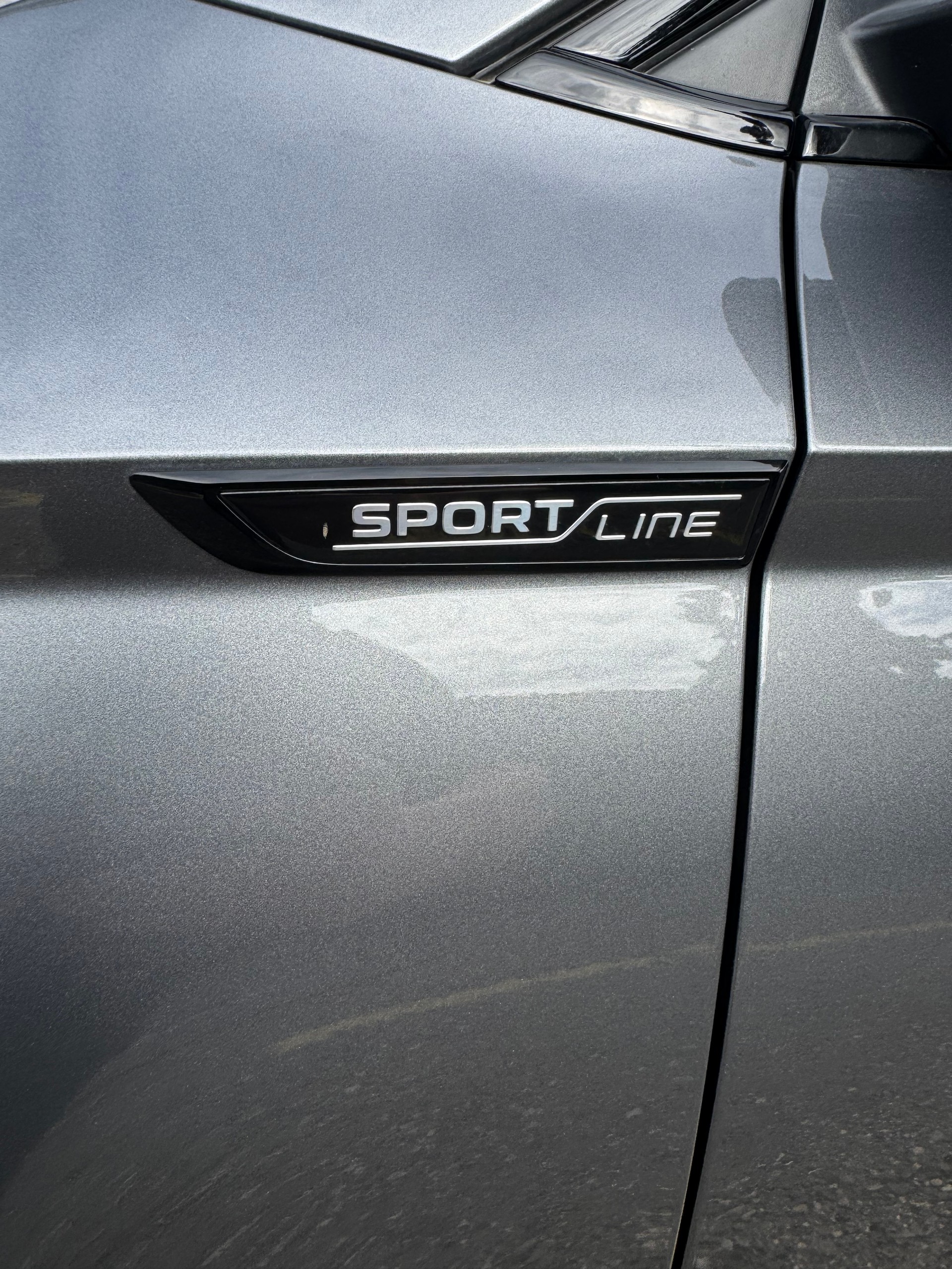 SKODA Karoq 1.5 TSI SportLine DSG mit Anhängerkupplung 5 Jahre Garantie und 37 % Rabatt !-image-27