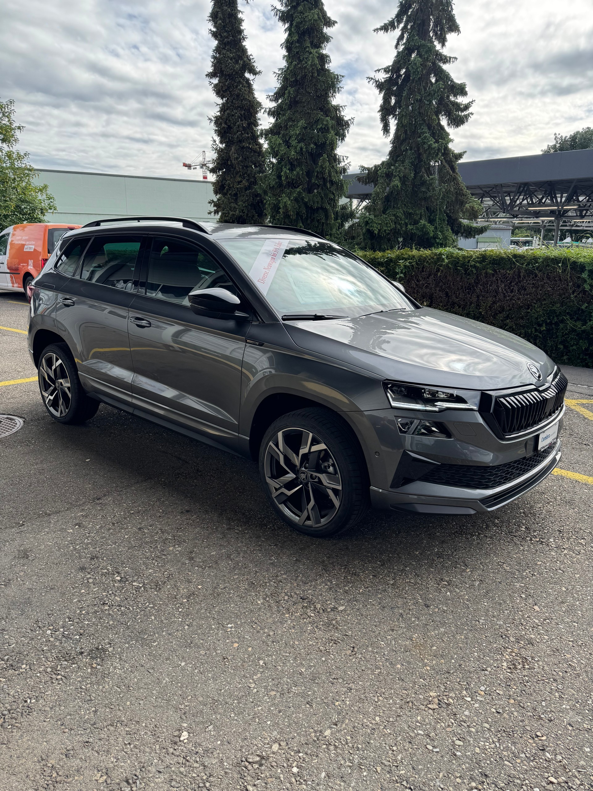 SKODA Karoq 1.5 TSI SportLine DSG mit Anhängerkupplung 5 Jahre Garantie und 37 % Rabatt !-image-18
