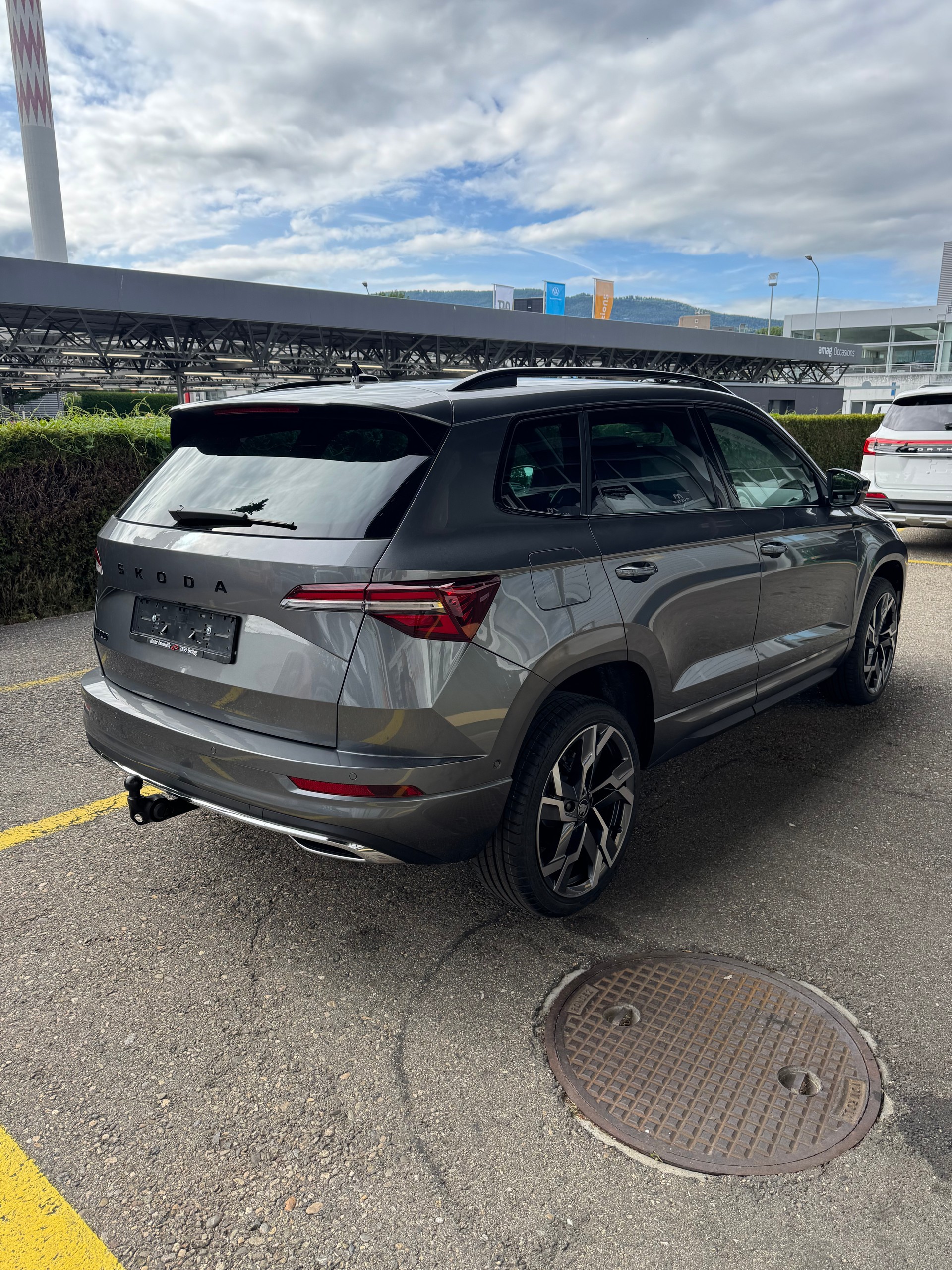 SKODA Karoq 1.5 TSI SportLine DSG mit Anhängerkupplung 5 Jahre Garantie und 37 % Rabatt !-image-19