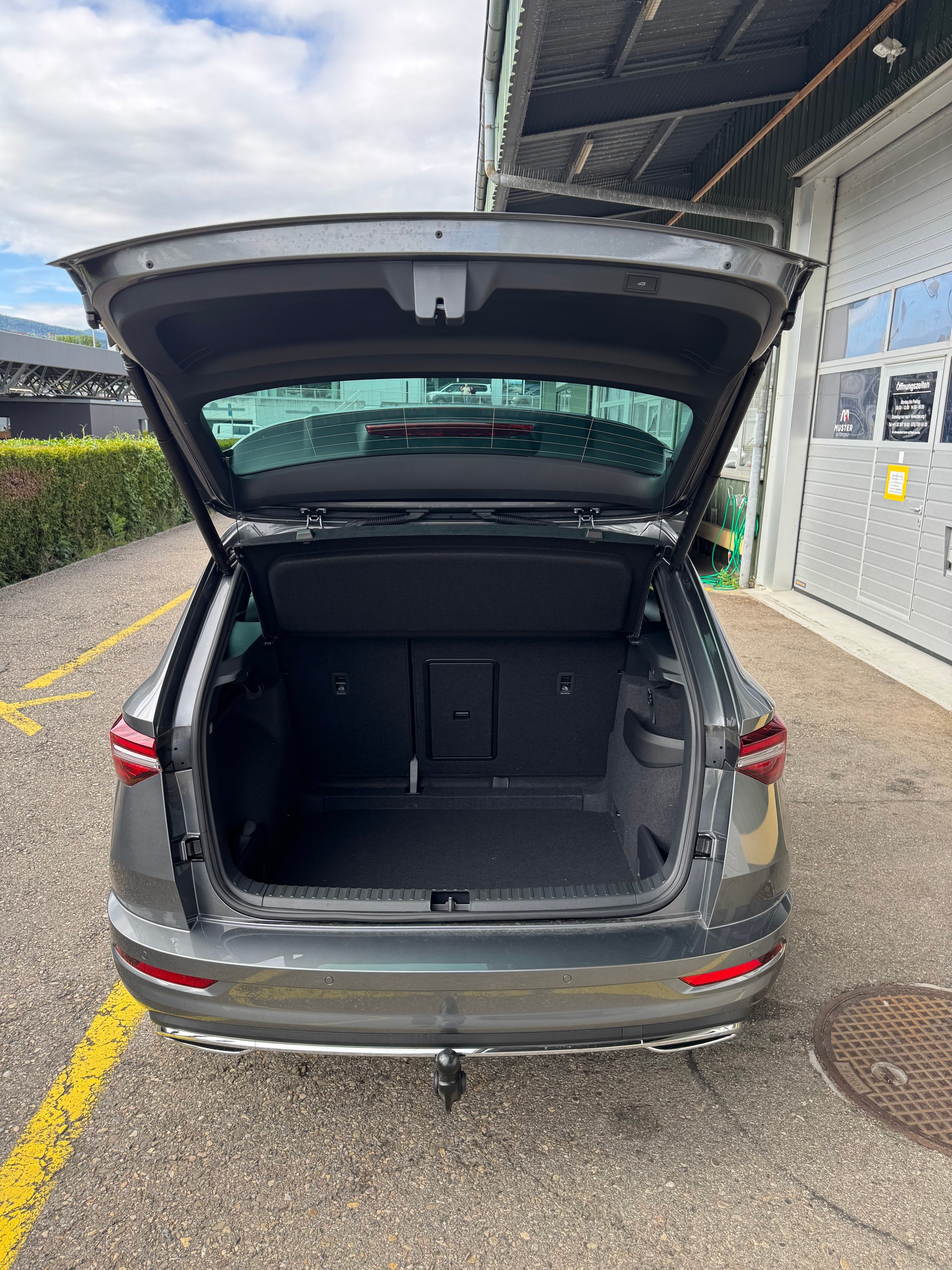 SKODA Karoq 1.5 TSI SportLine DSG mit Anhängerkupplung 5 Jahre Garantie und 37 % Rabatt !-image-20