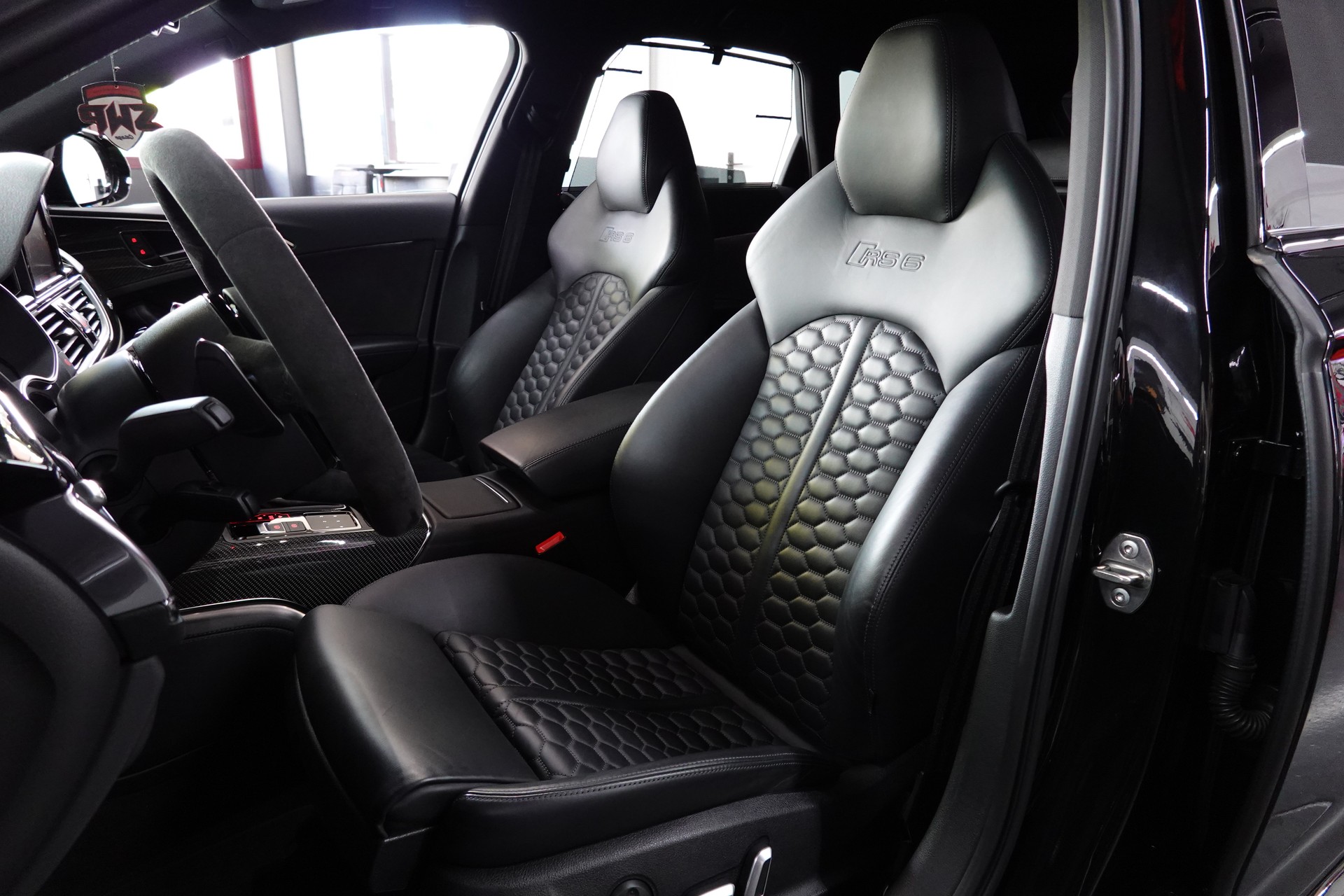 AUDI RS6 AVANT 4.0 TFSI V8 PERFORMANCE QUATTRO CH-FZ ON TOP 53TKM 605PS-image-32