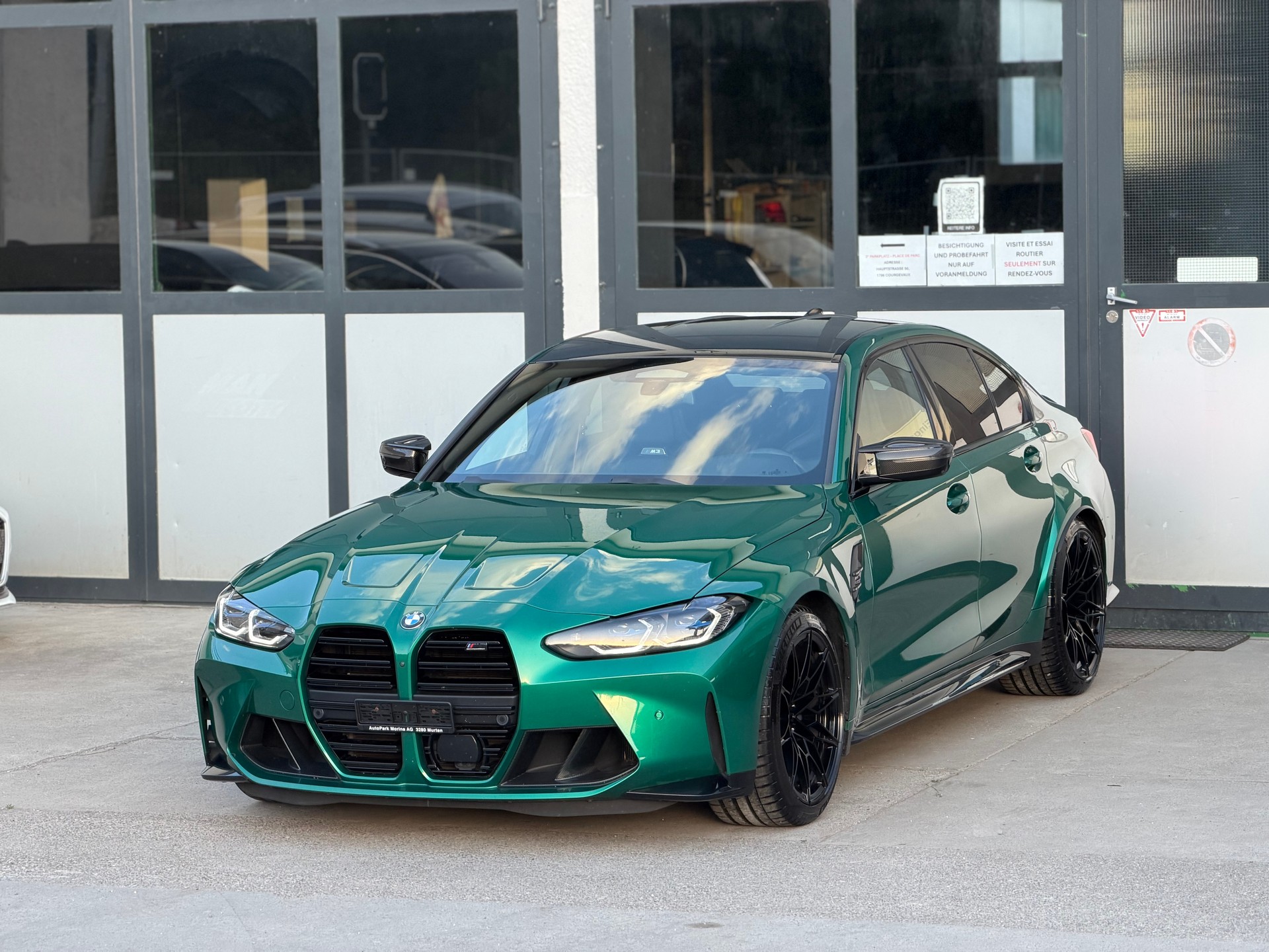 BMW M3 Competition M xDrive-showroom-element-1