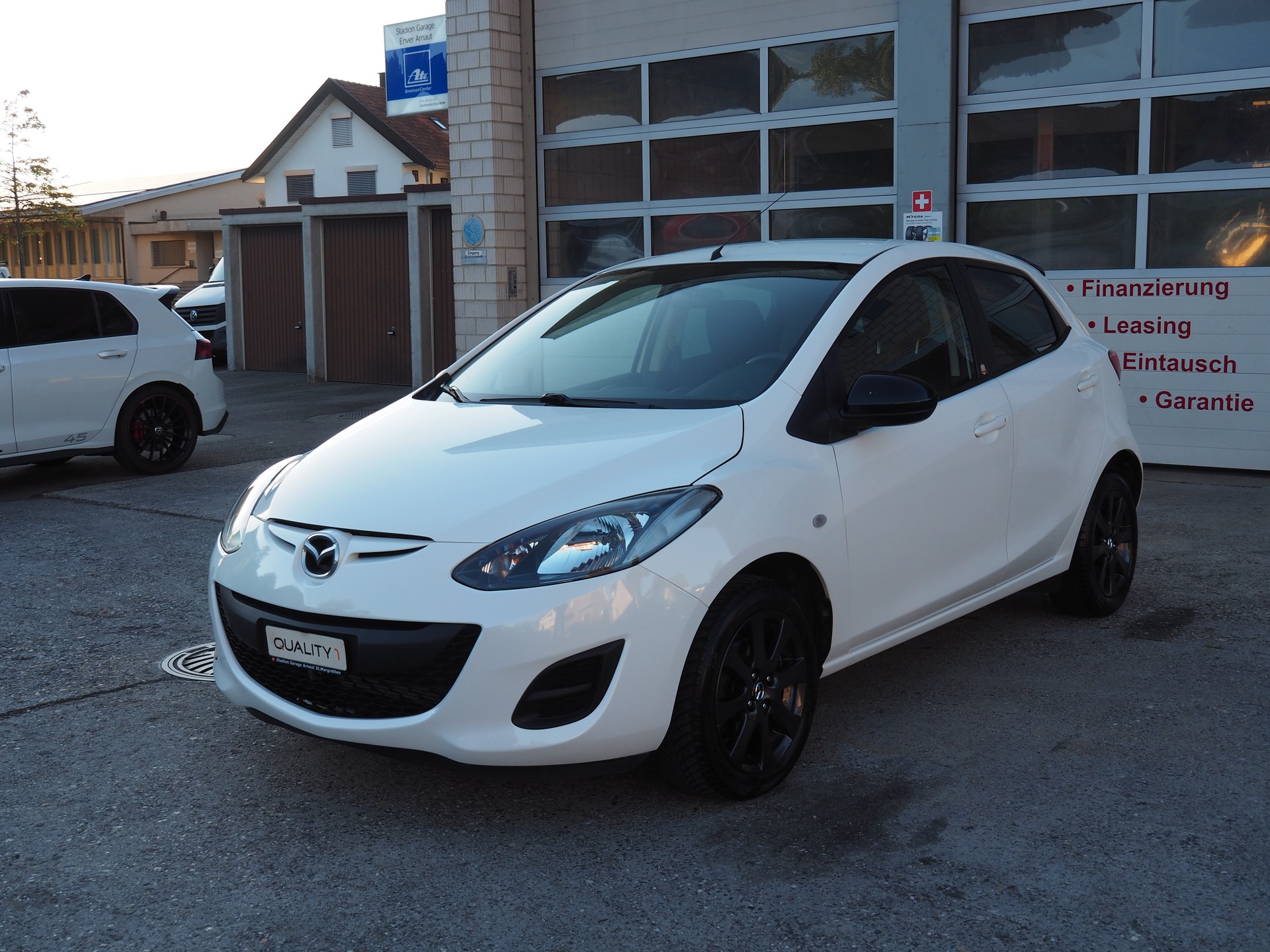 MAZDA 2 1.3i 16V Voila ma Suisse Edition