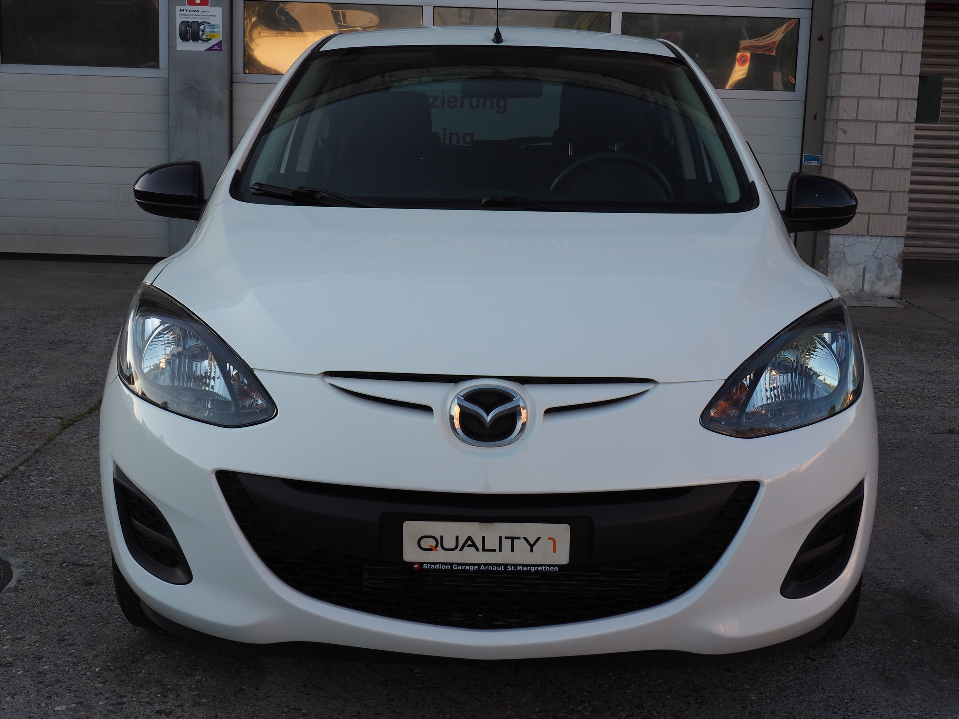MAZDA 2 1.3i 16V Voila ma Suisse Edition-image-3