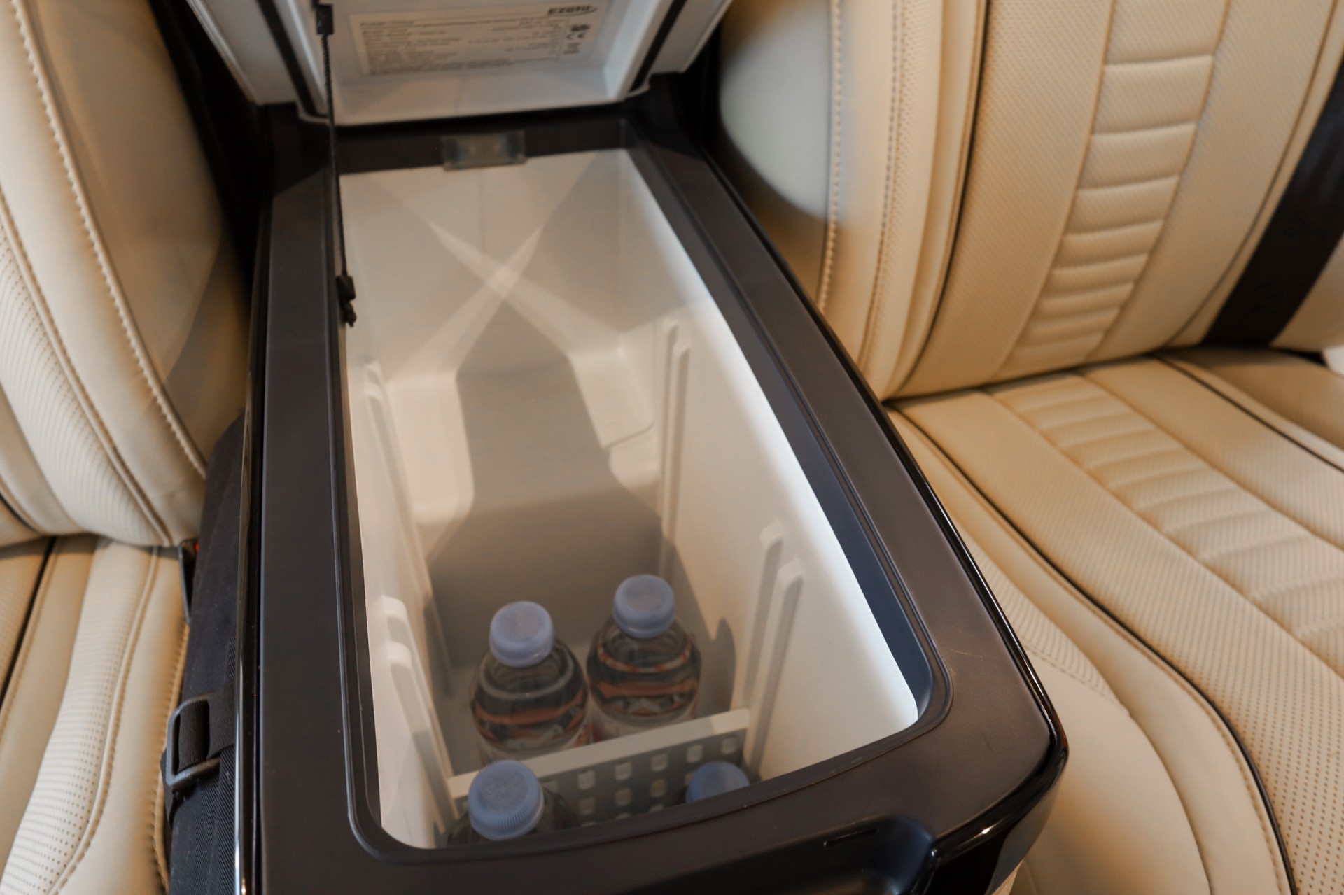 MERCEDES-BENZ KLASSEN V-VIP 4Matic extralang-image-12