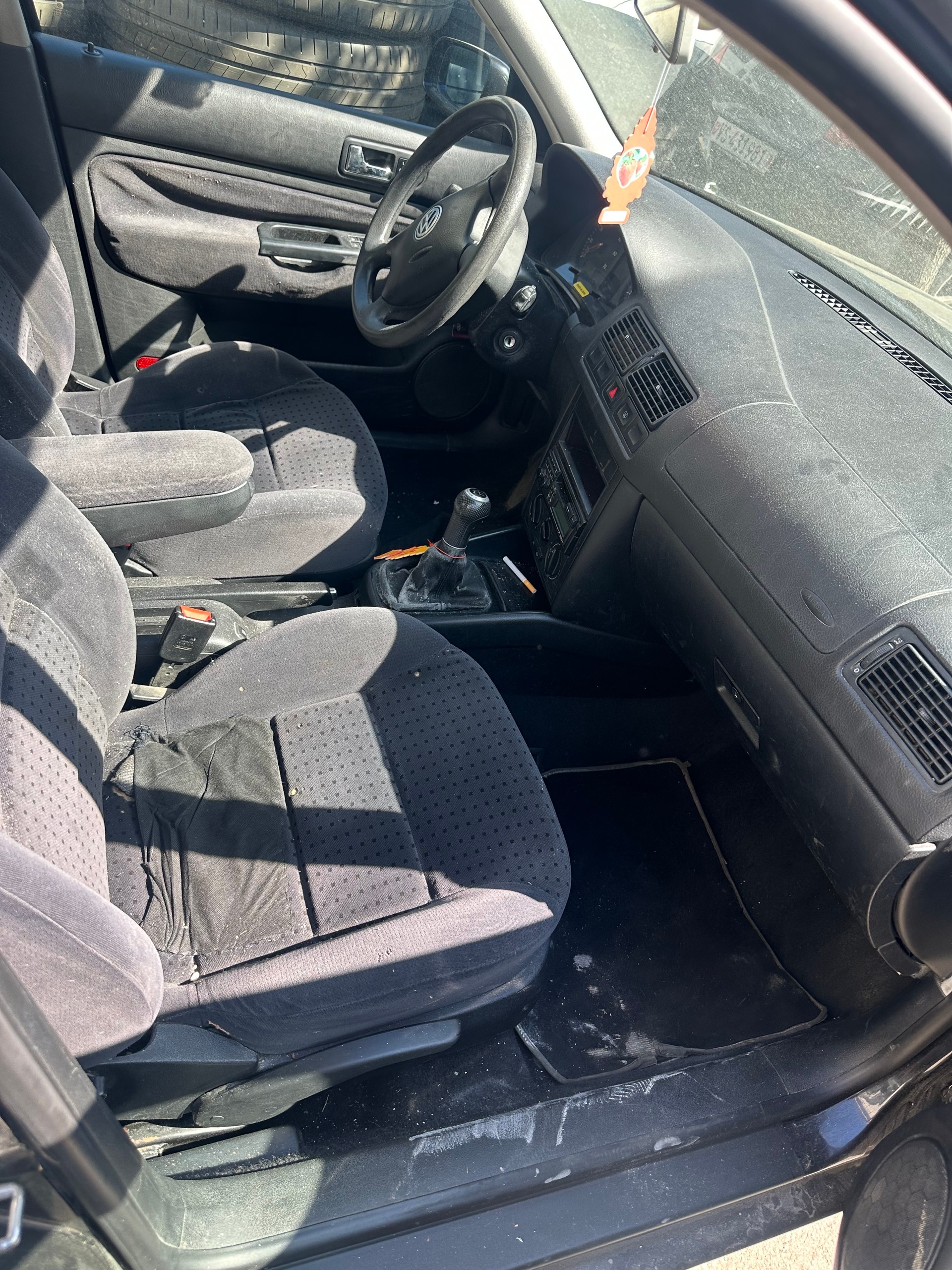 VW Golf 1.8 Comfortline 4Motion-image-5