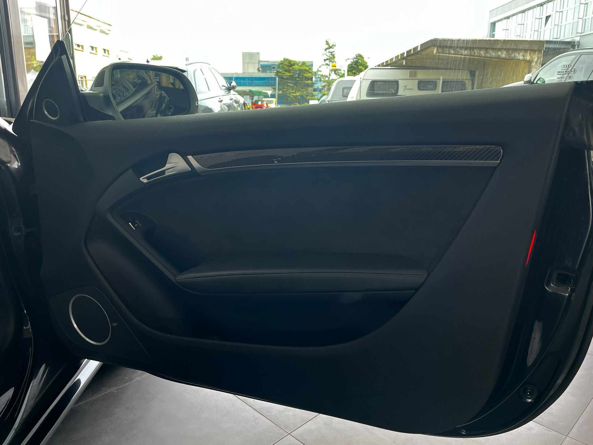 AUDI RS5 Cabrio 4.2 FSI quattro S-tronic-image-31