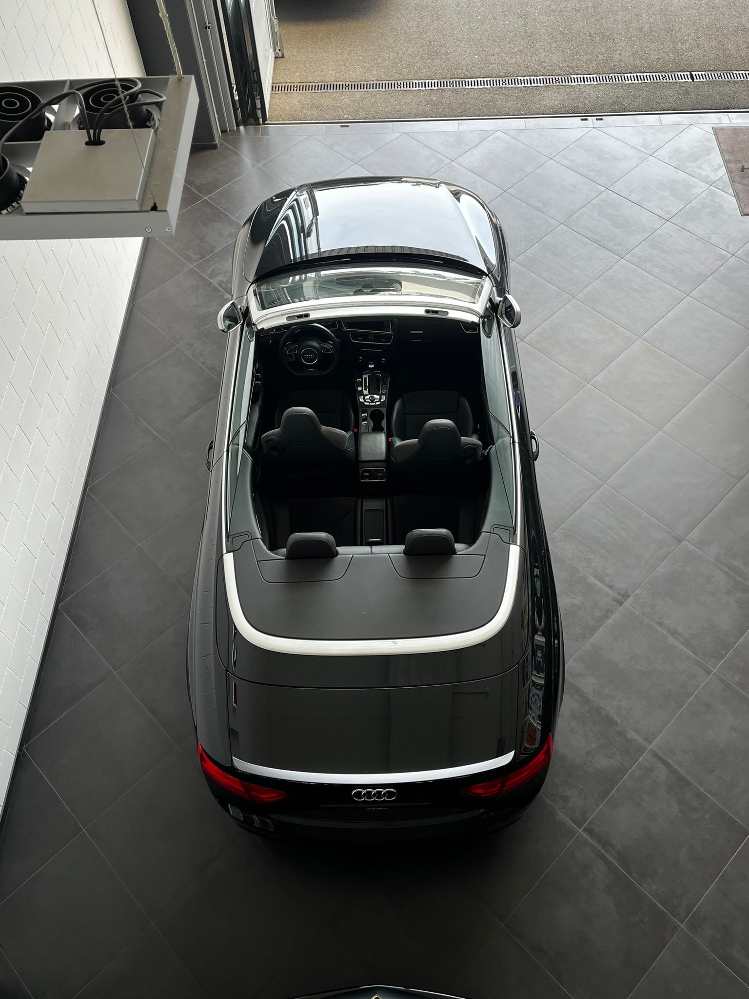 AUDI RS5 Cabrio 4.2 FSI quattro S-tronic-image-15